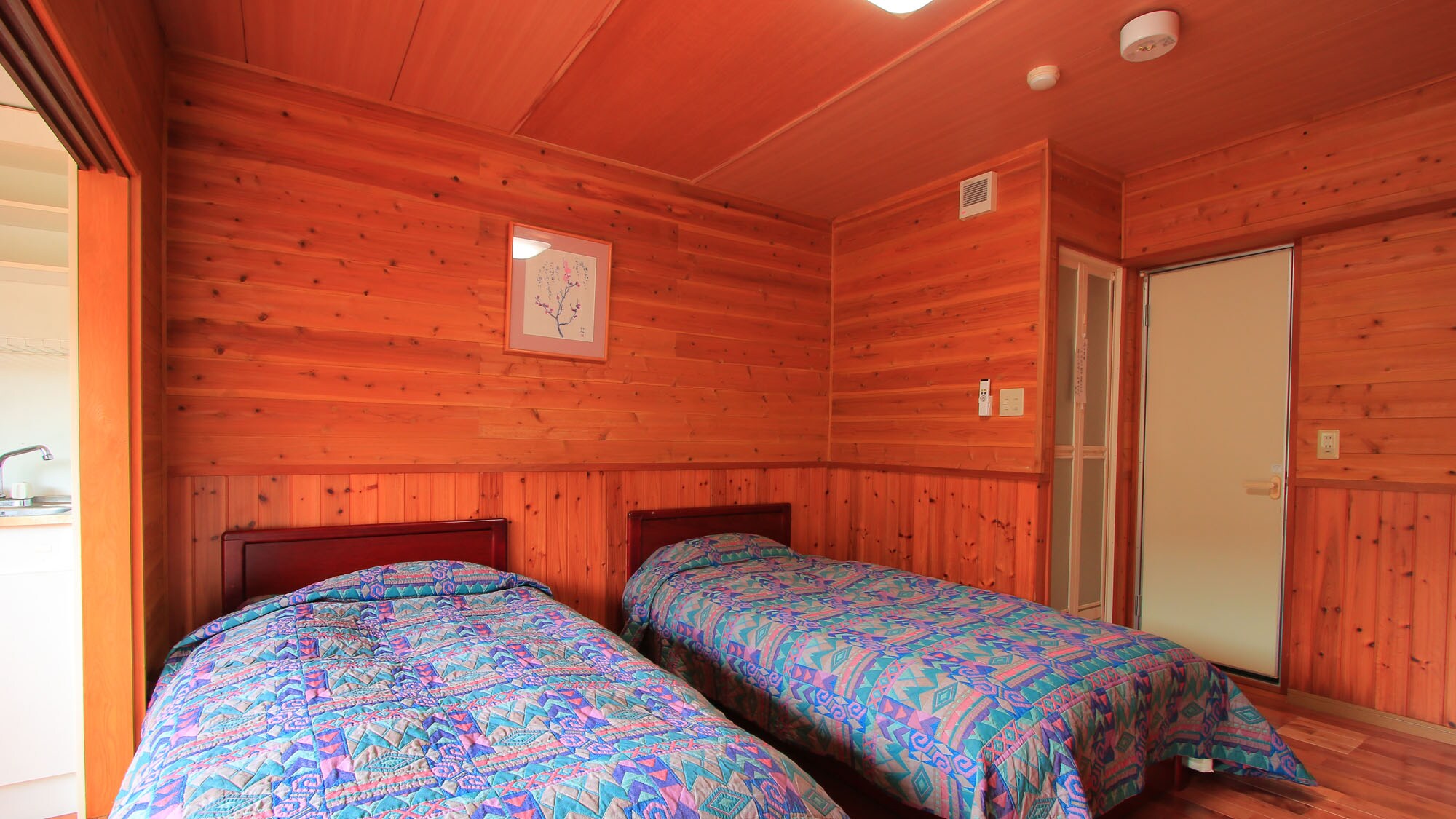 [Example of guest room] Perfect for business or hot spring therapy! Please relax and unwind.