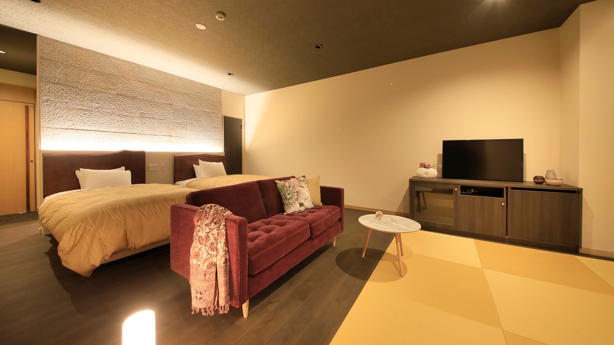 [New building] 1st floor Japanese-Western twin room / 40 square meters / Non-smoking