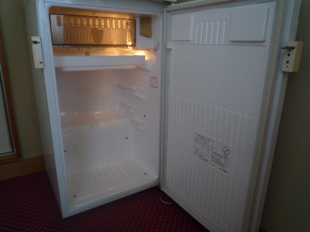 Guest room refrigerator