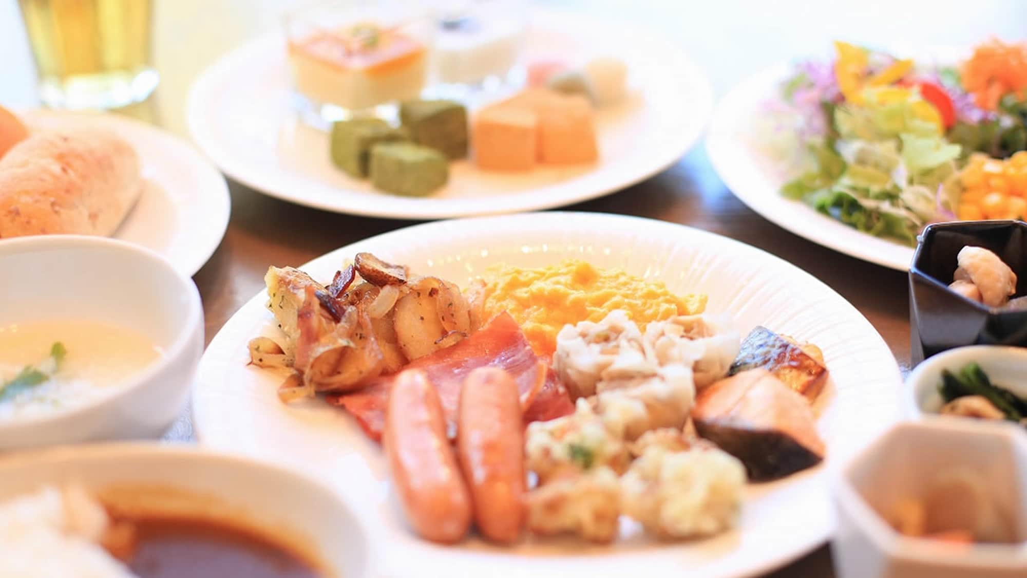 Sarapan prasmanan (gambar)