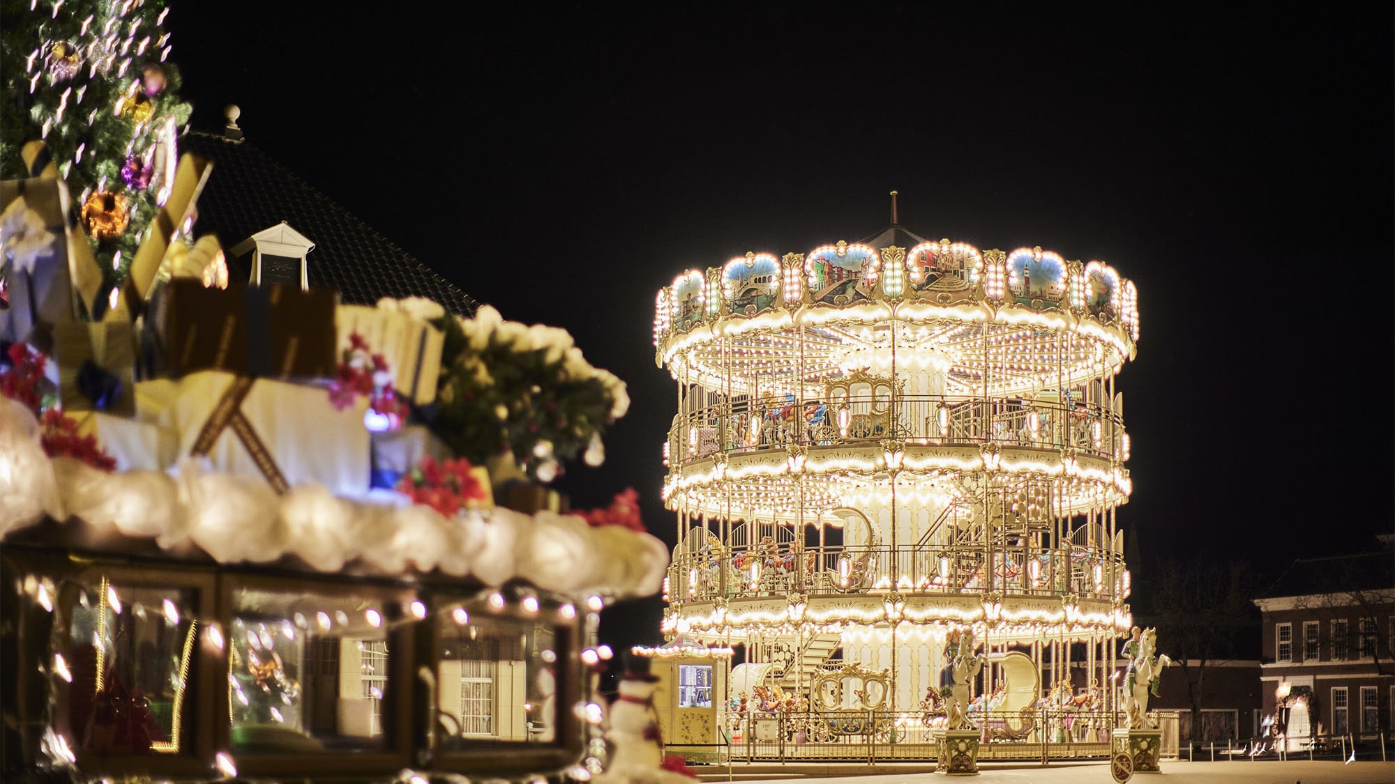 The Sky Carousel also sparkled spectacularly (last year's photo)