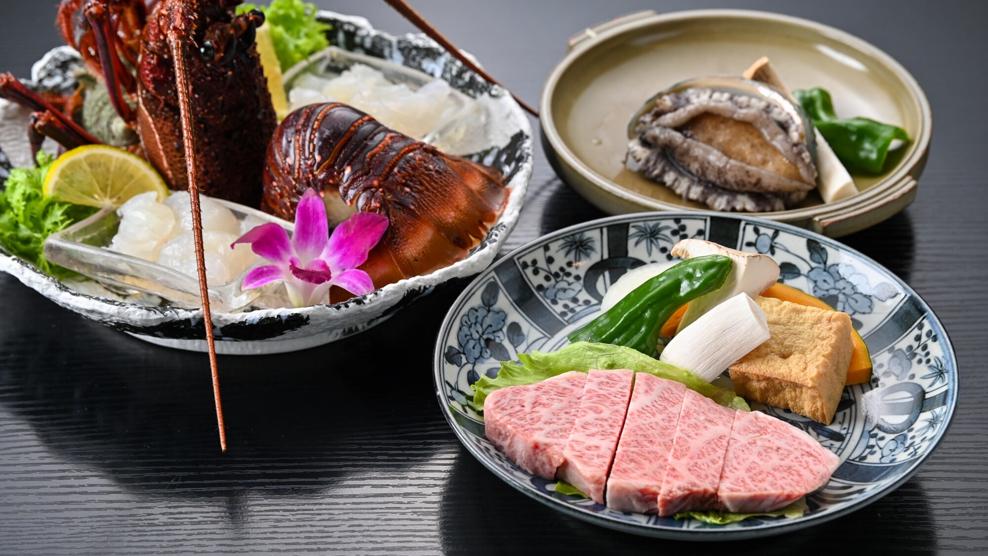 Choose your main dish! Saga beef, abalone, or spiny lobster