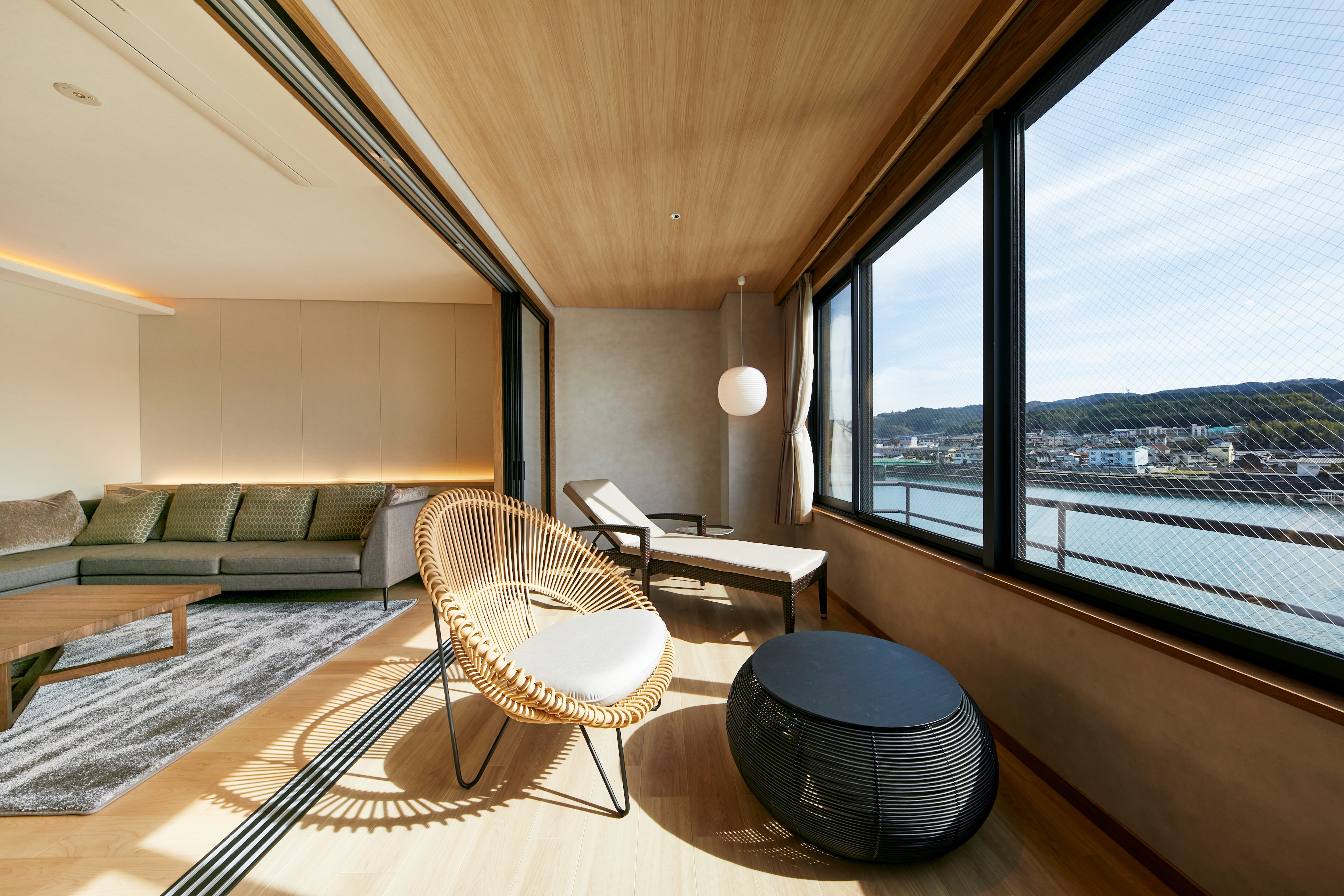 River view relaxation space (Sauna Suite 7)