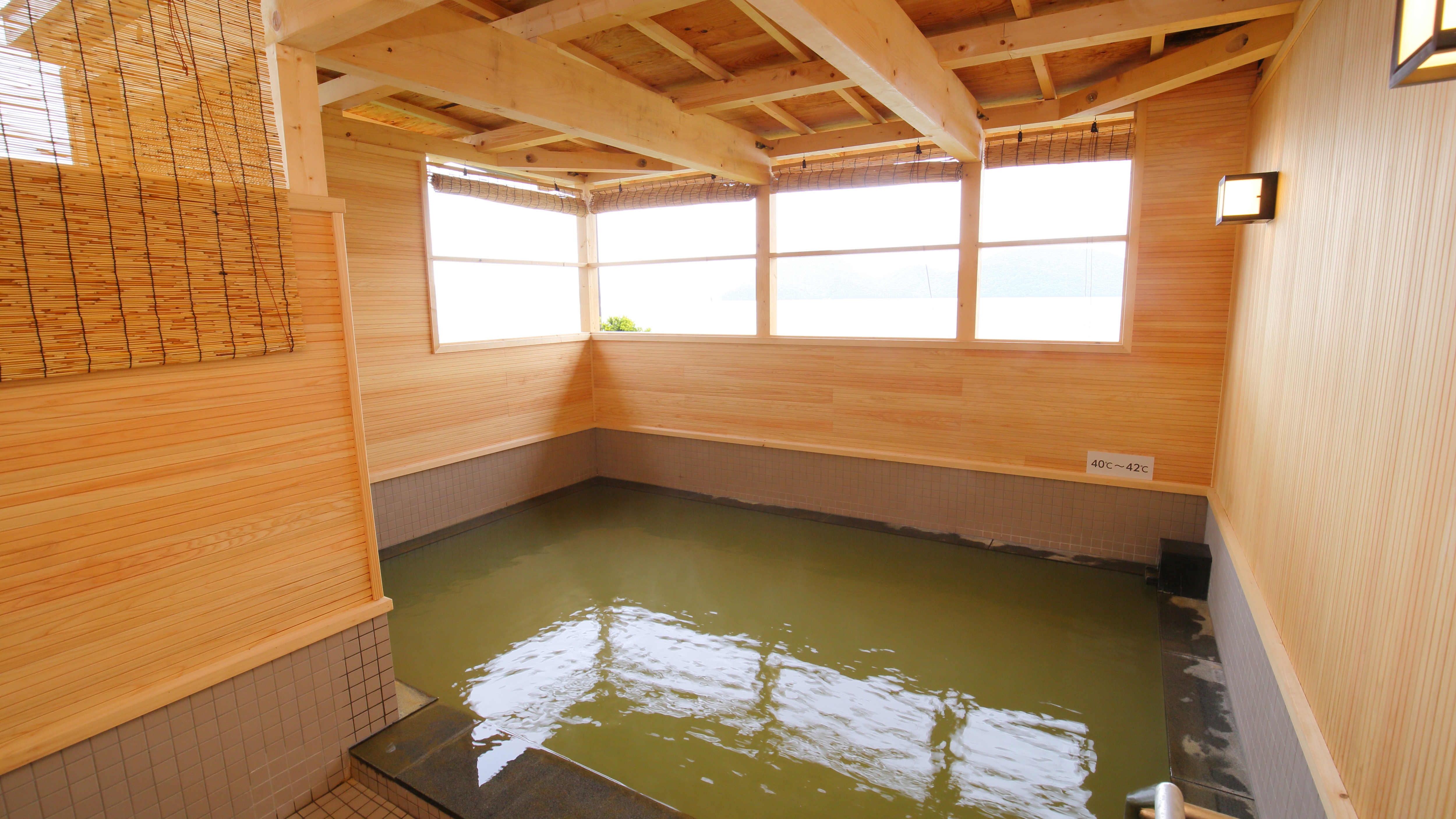 [Large bath] Open-air bath