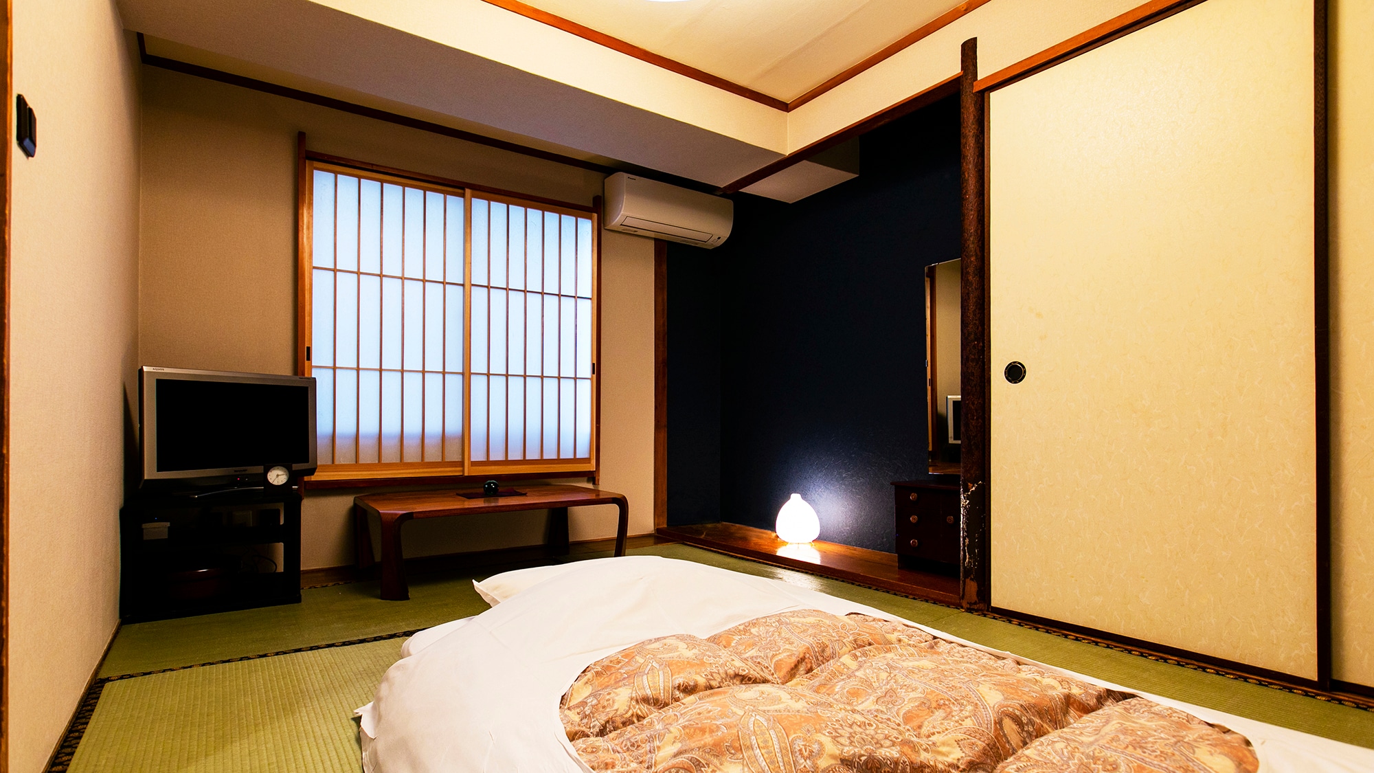 [Standard / Japanese-style room 6 tatami mats] Barefoot is the best! A Japanese space where you can relax in your own style.
