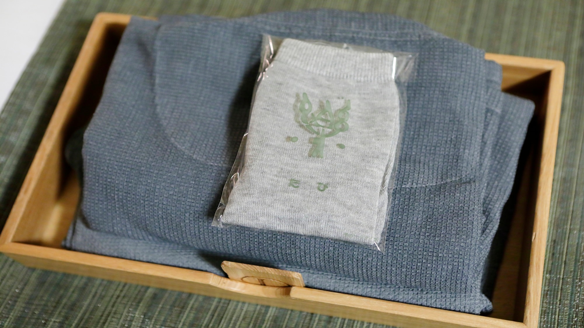 Samue (work clothes) worn in the building