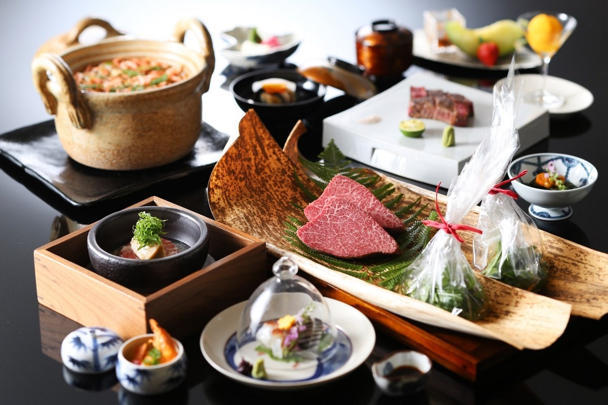 Chef's Teppan and Roasted Kiln Kaiseki Course Image