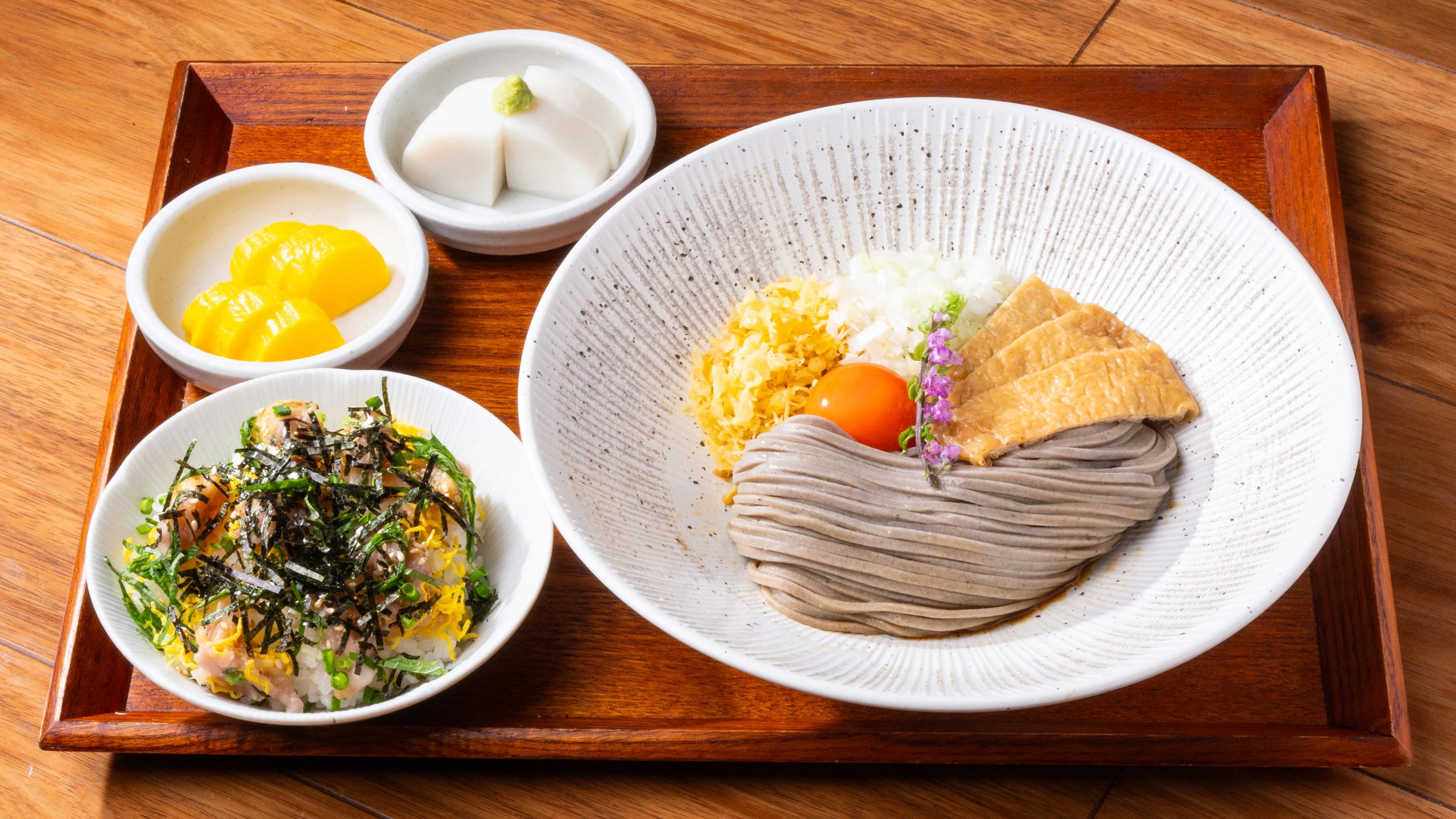 蕎麥麵（熱或冷）+“山之”迷你蔥油飯或迷你鮭魚飯