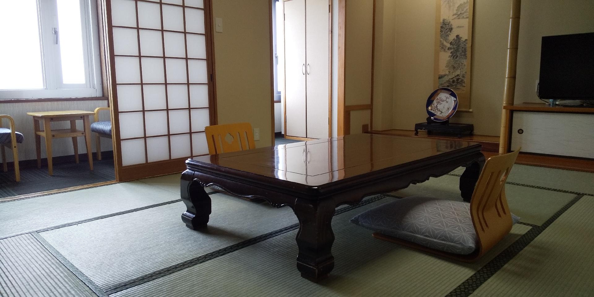 An example of a Japanese-style room facing the sea