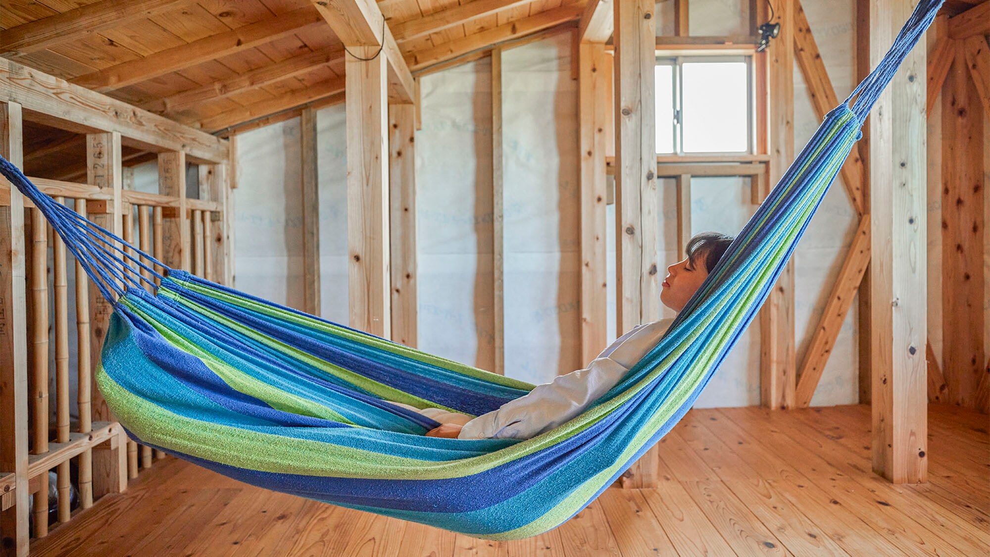・[Cucumber Building] Relax and unwind in a hammock