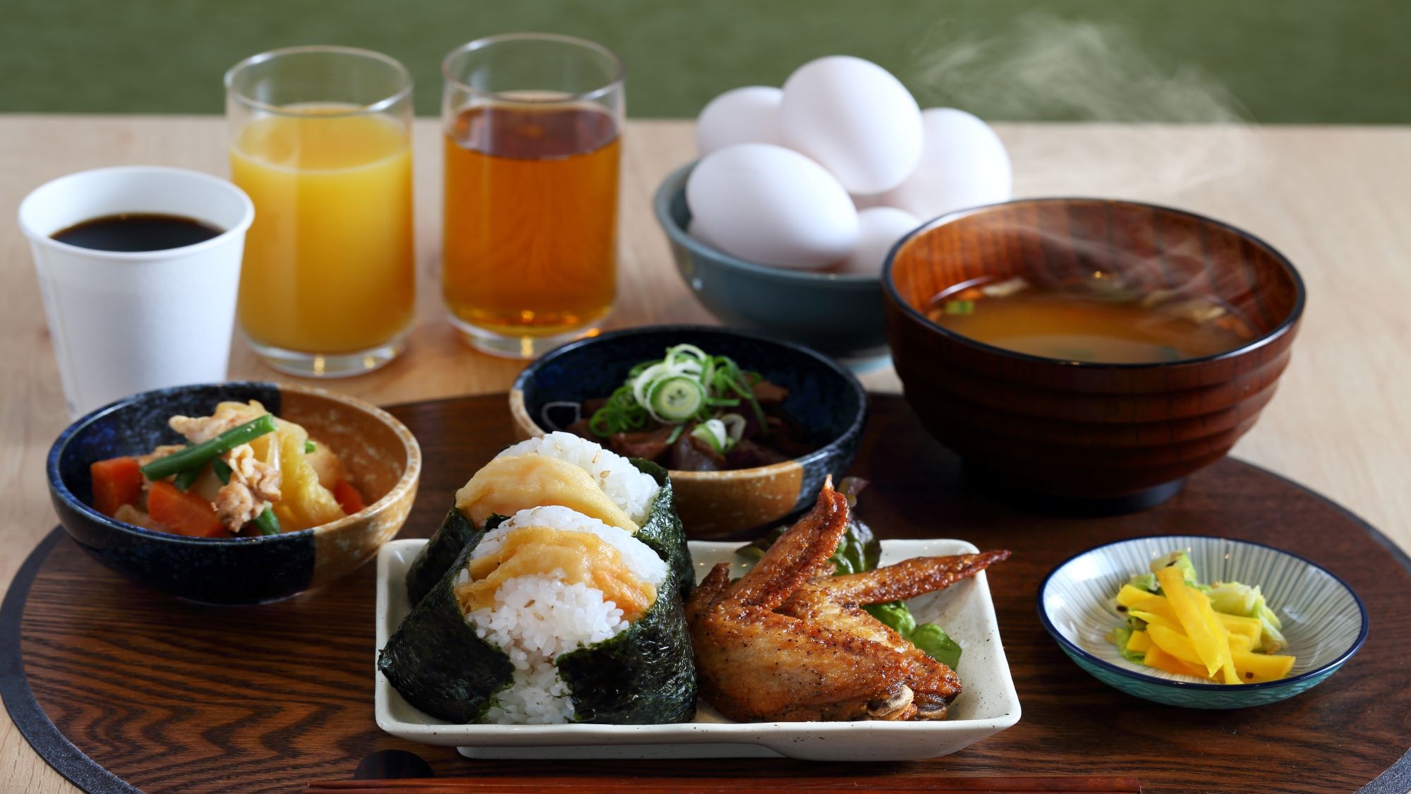 เมนูอาหารเช้า 3 แบบให้เลือก [Nagoya Meshi] *เติมข้าว เครื่องดื่ม และไข่ดิบฟรี
