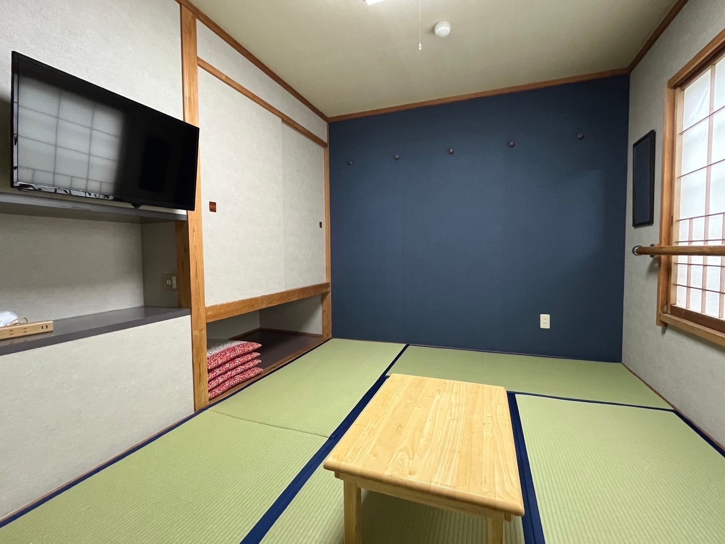 Japanese-style room