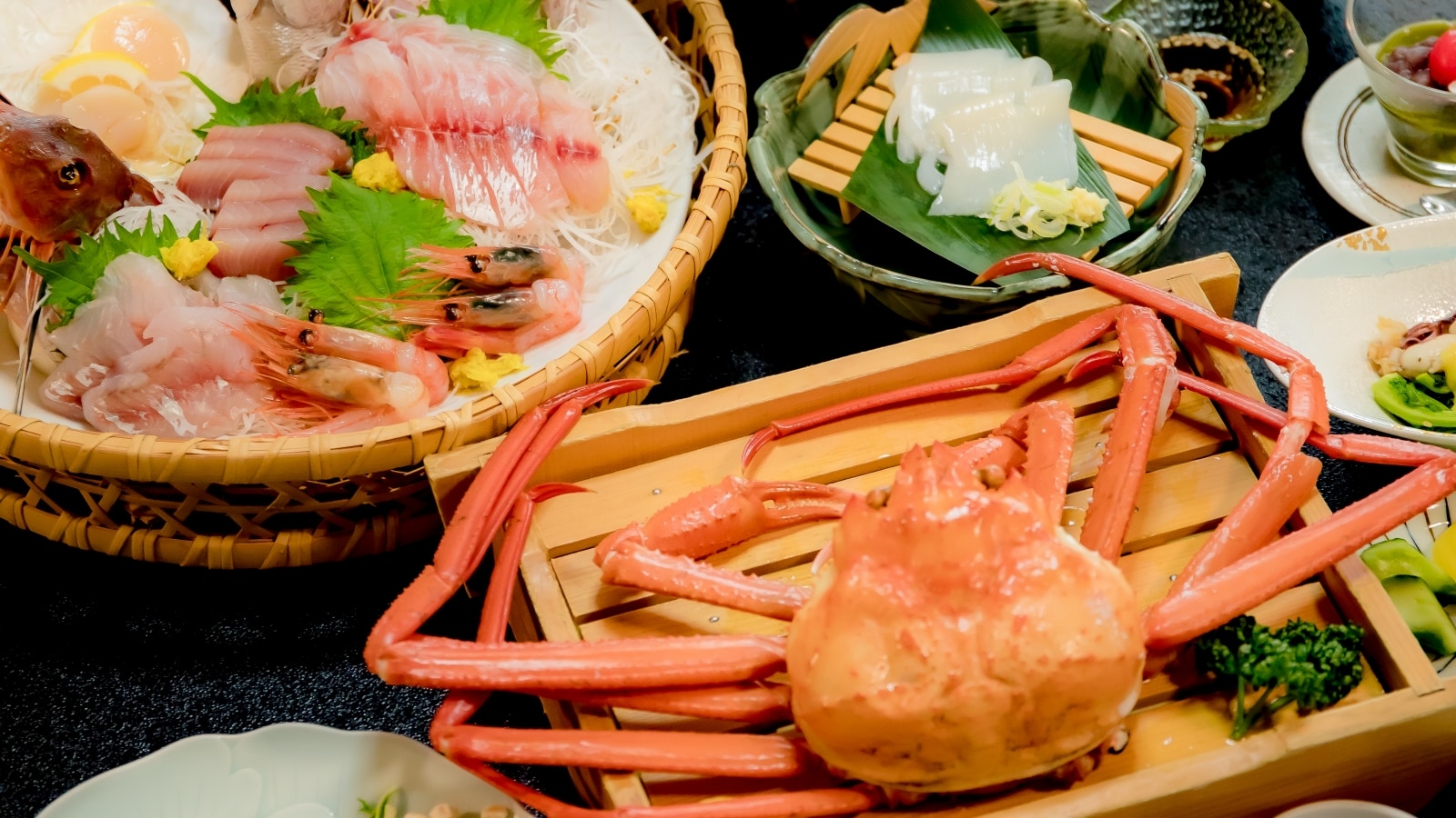 [Teradomari's pride in freshness] Boat-style platter, red snow crab, charcoal-grilled flounder, etc.