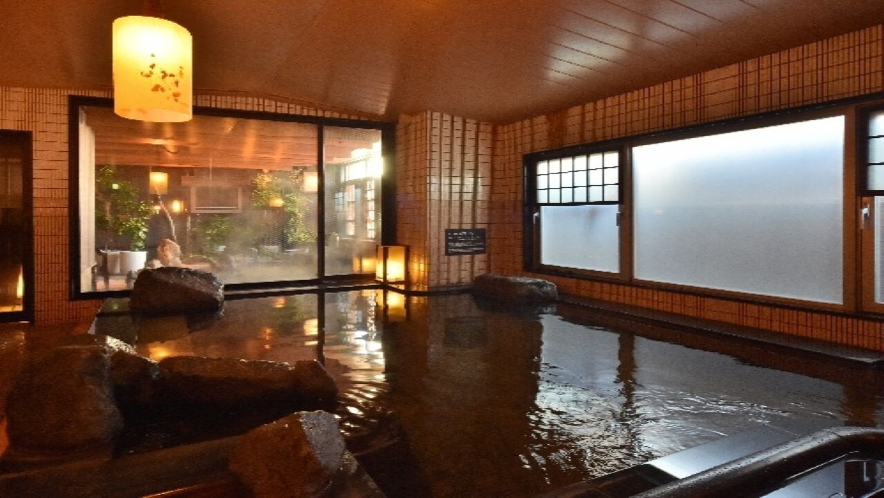 [Men] Indoor bath (hot water temperature: 42-43 ℃)