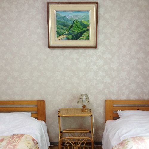 The main rooms are twin-type