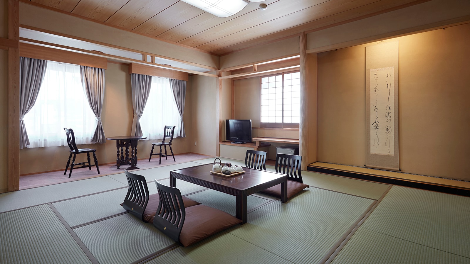 Main building Japanese-style room 12.5 tatami
