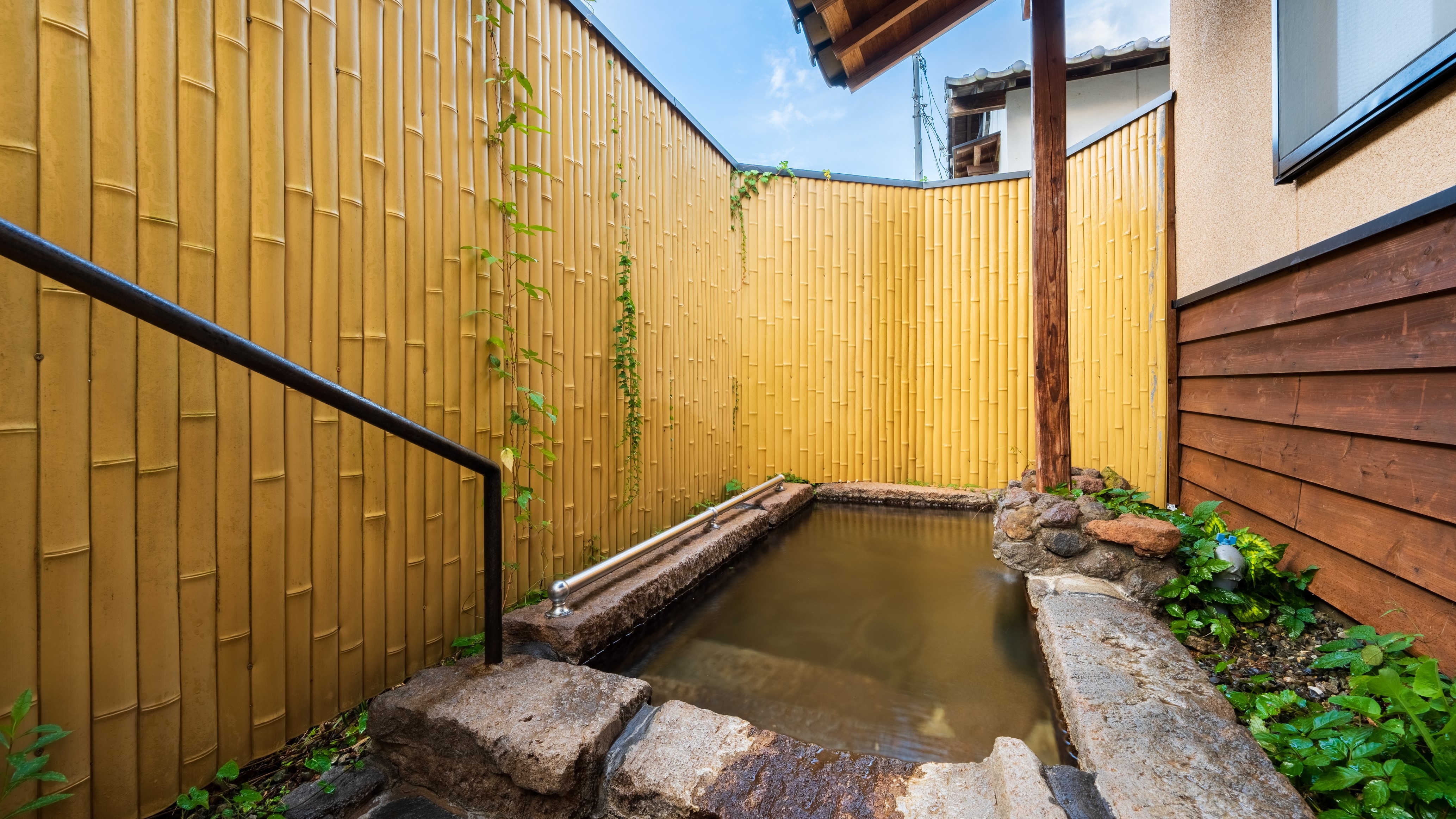 <Niji NIJI> Guest room open-air bath