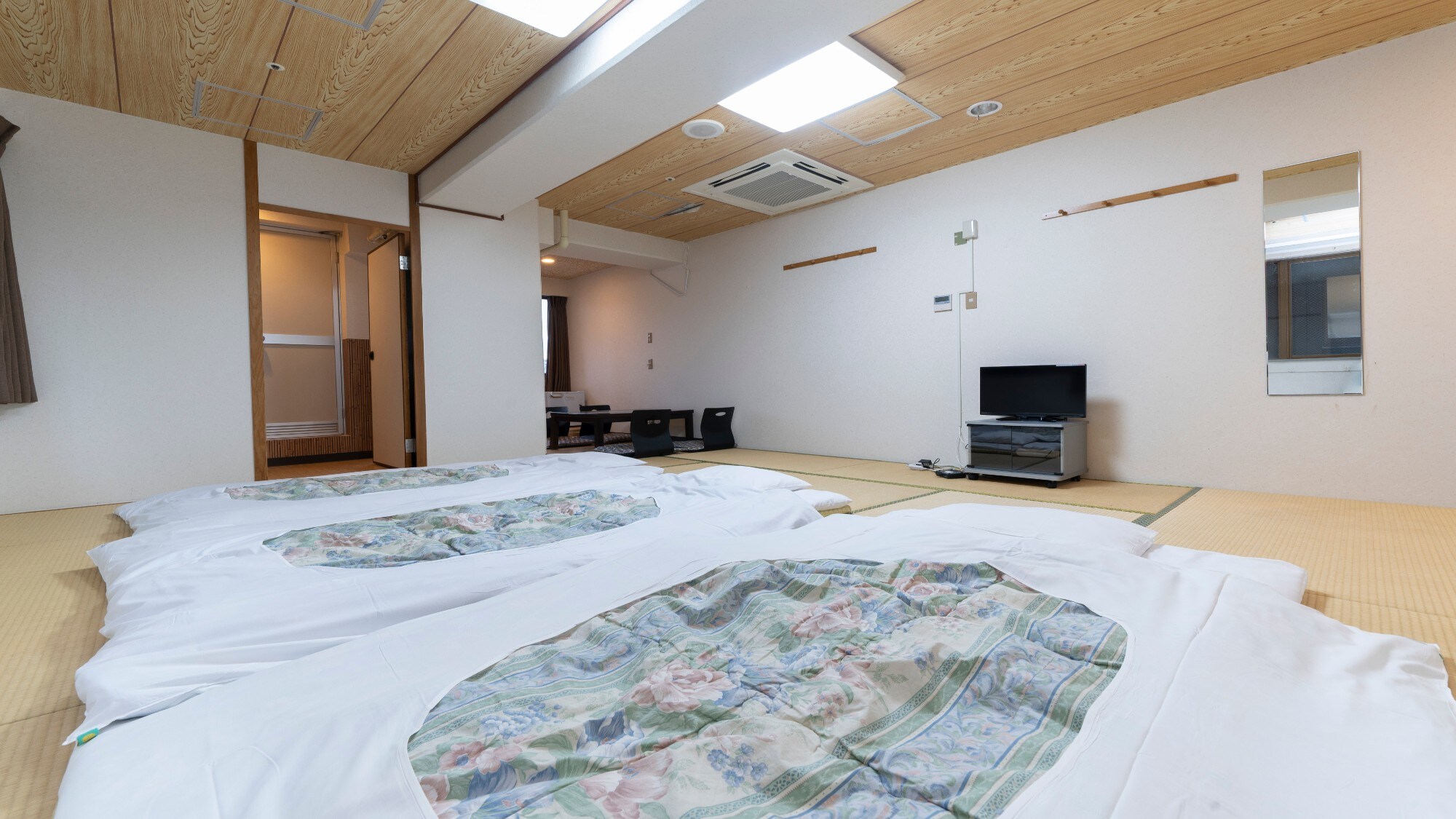 [Smoking] Japanese-style room | 25 square meters