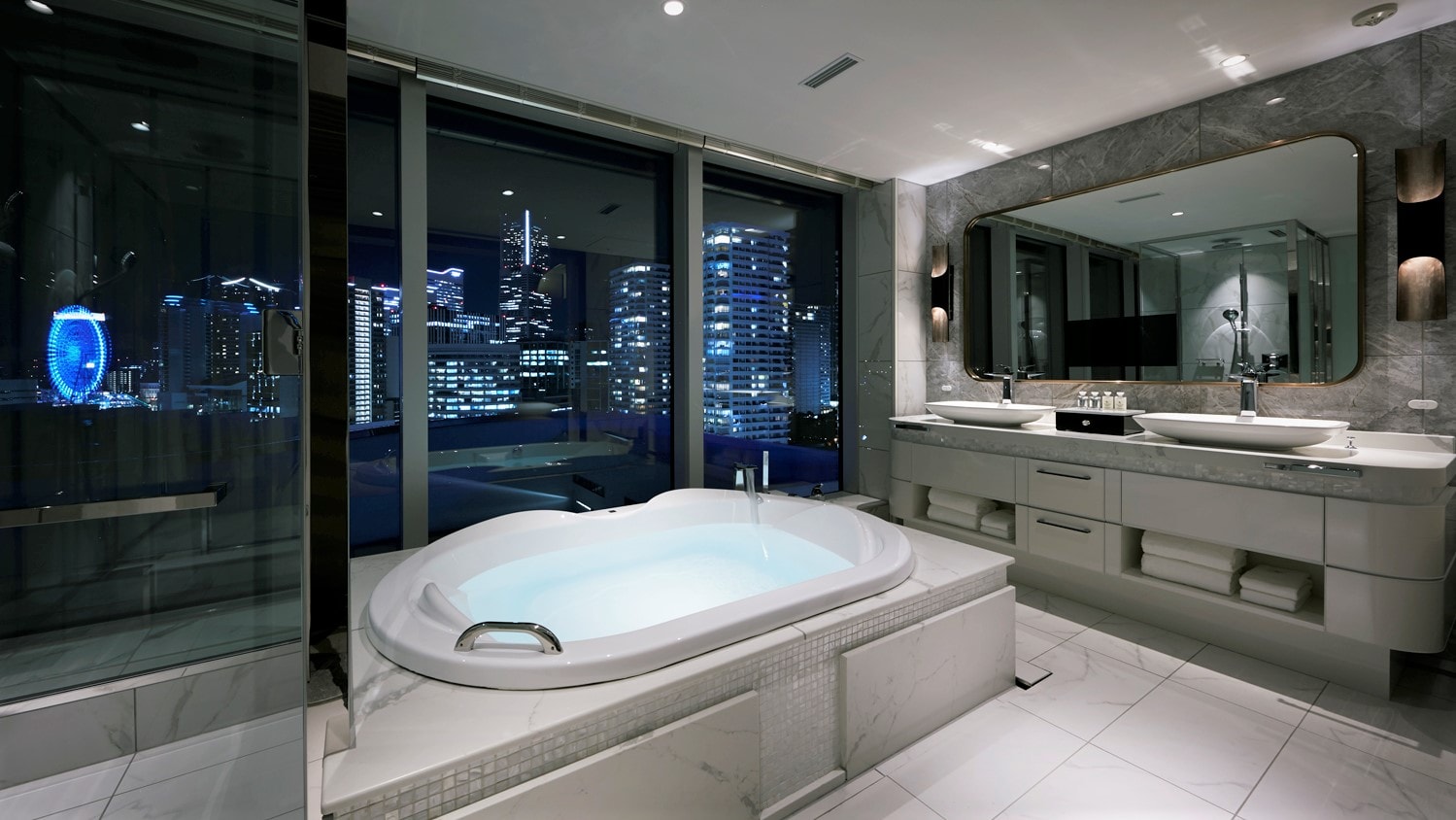Bathroom (The Kahala Suite)