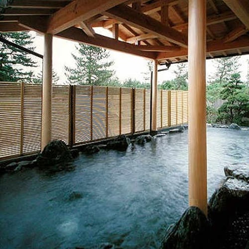 Large communal bath open-air bath