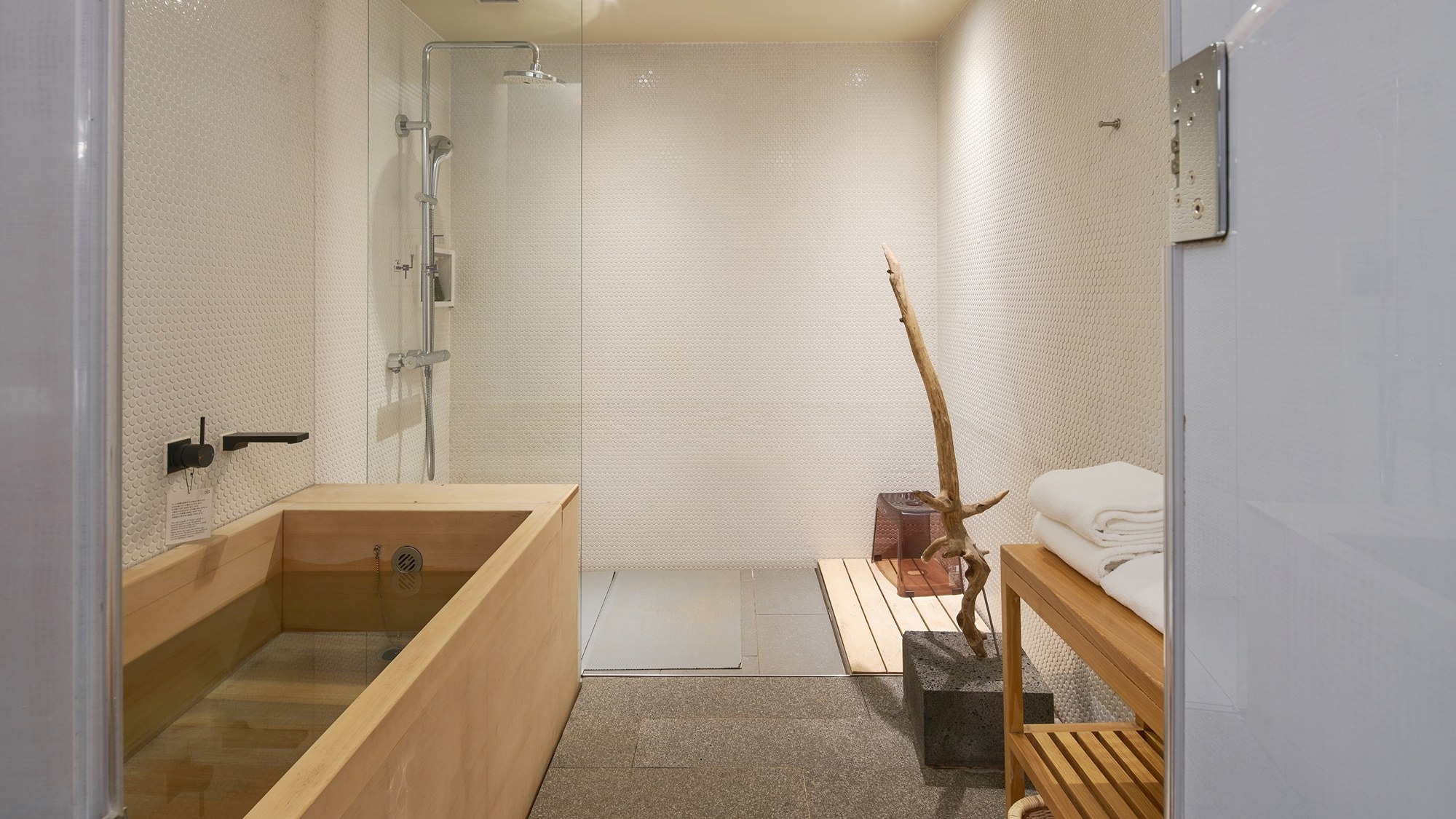 Actus Room/Maisonette Room/Kagiroi Room: Bathroom