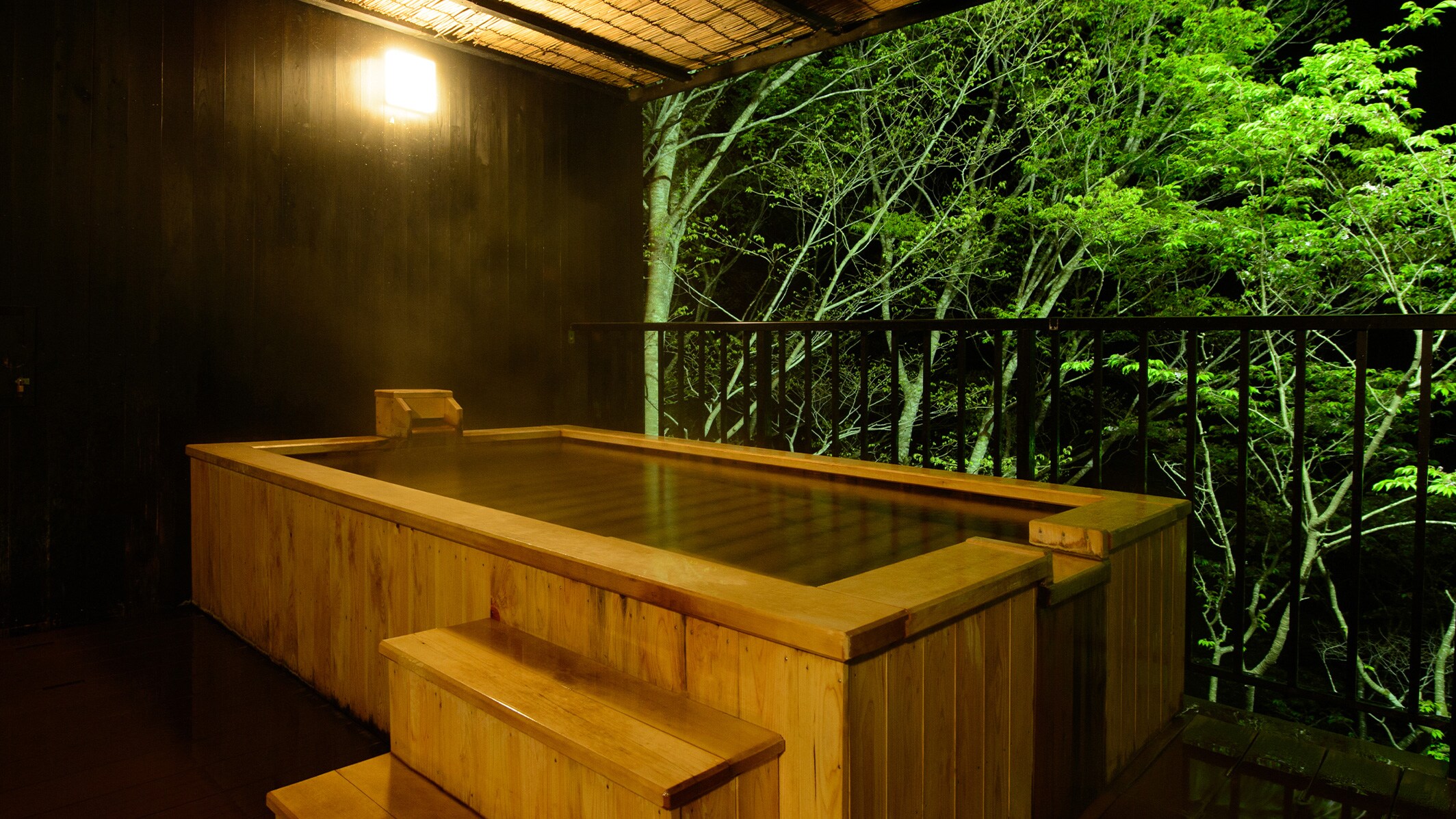 Valley bath made of cypress