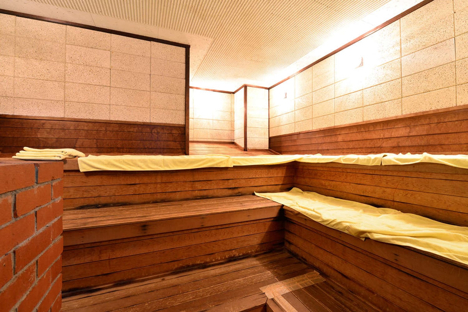 [Dry sauna] Has a high blood circulation promoting effect in a short time, and is recommended for relieving fatigue, stiff shoulders, lower back pain, weight loss, and refreshing.