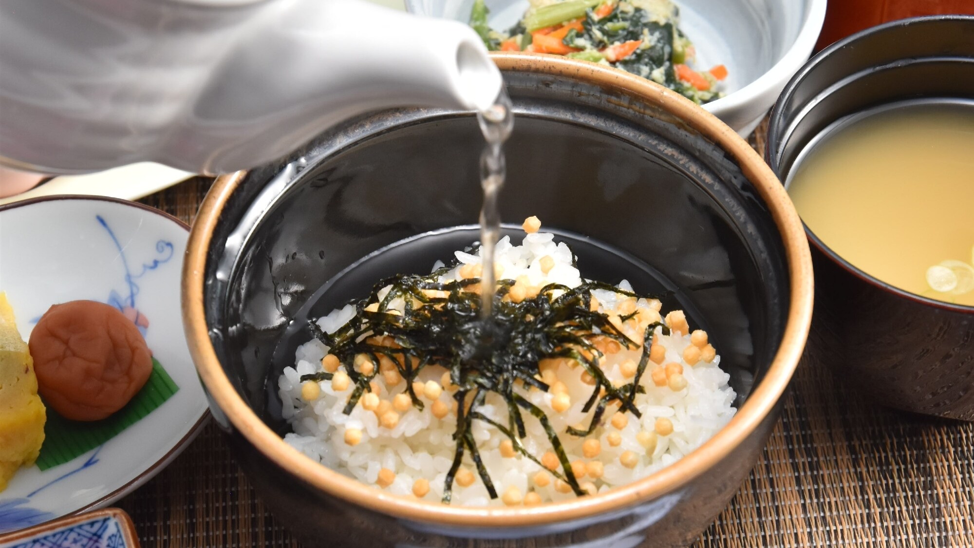 ◆Choose your breakfast/"Ochazuke" is very popular! Comes with a refill of rice.