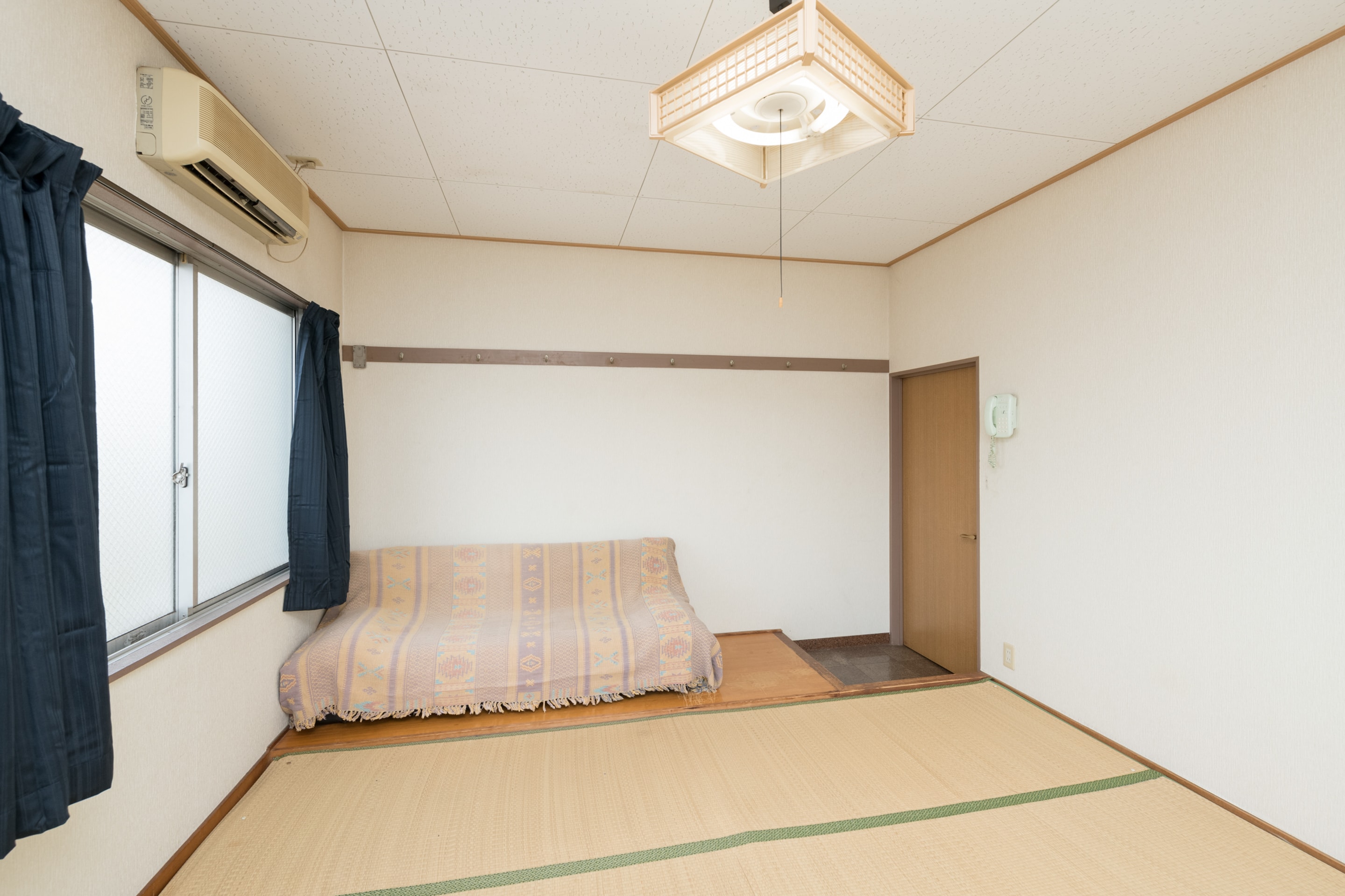 [Smoking] Japanese-style room for 3 people (no toilet)