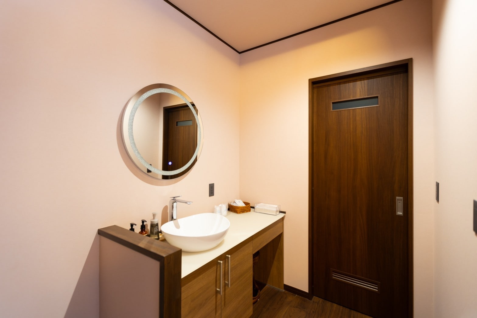 Special room with sauna “Sakura” washbasin
