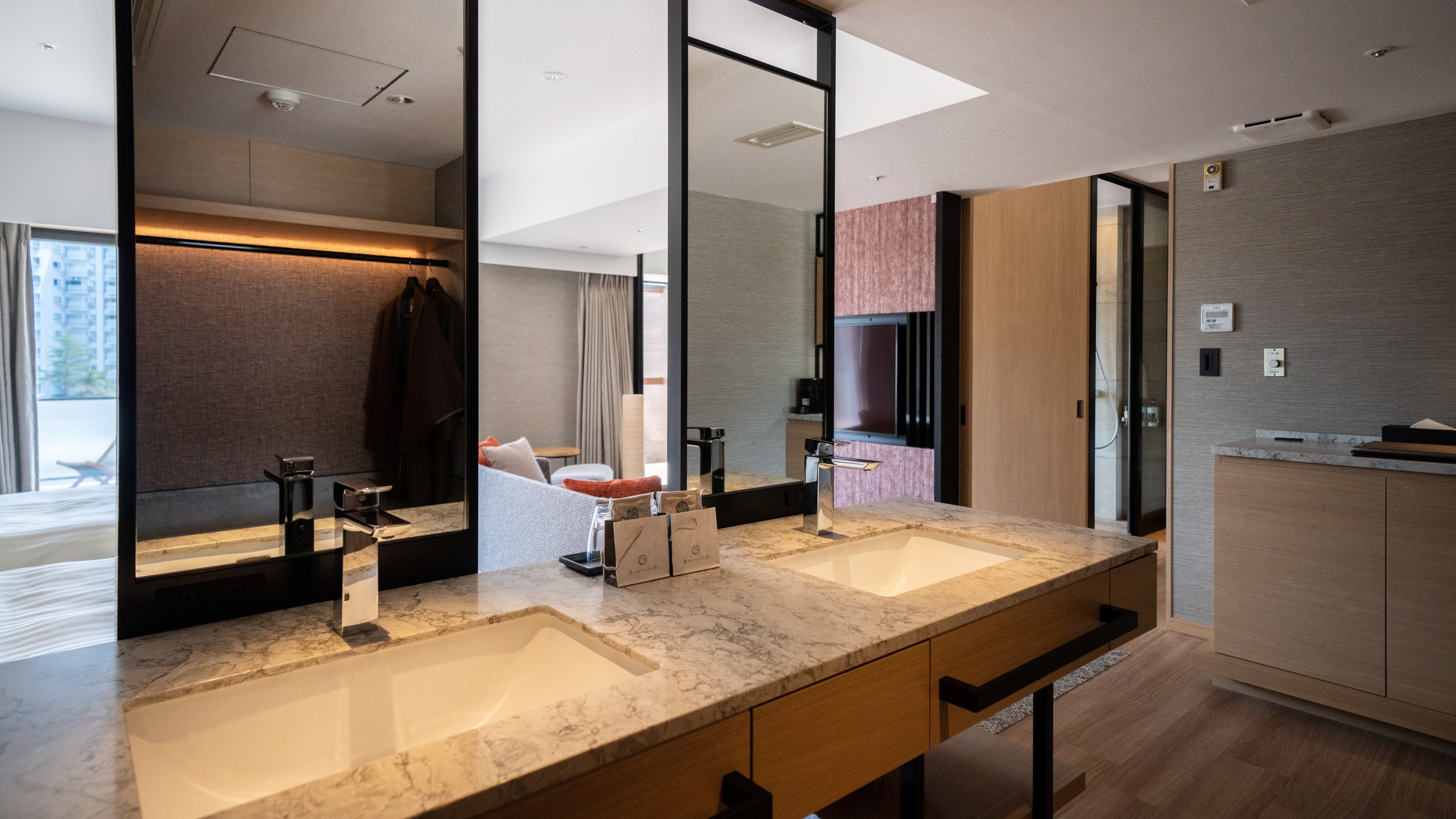 Deluxe twin with open-air bath (57 sqm, 3 rooms)