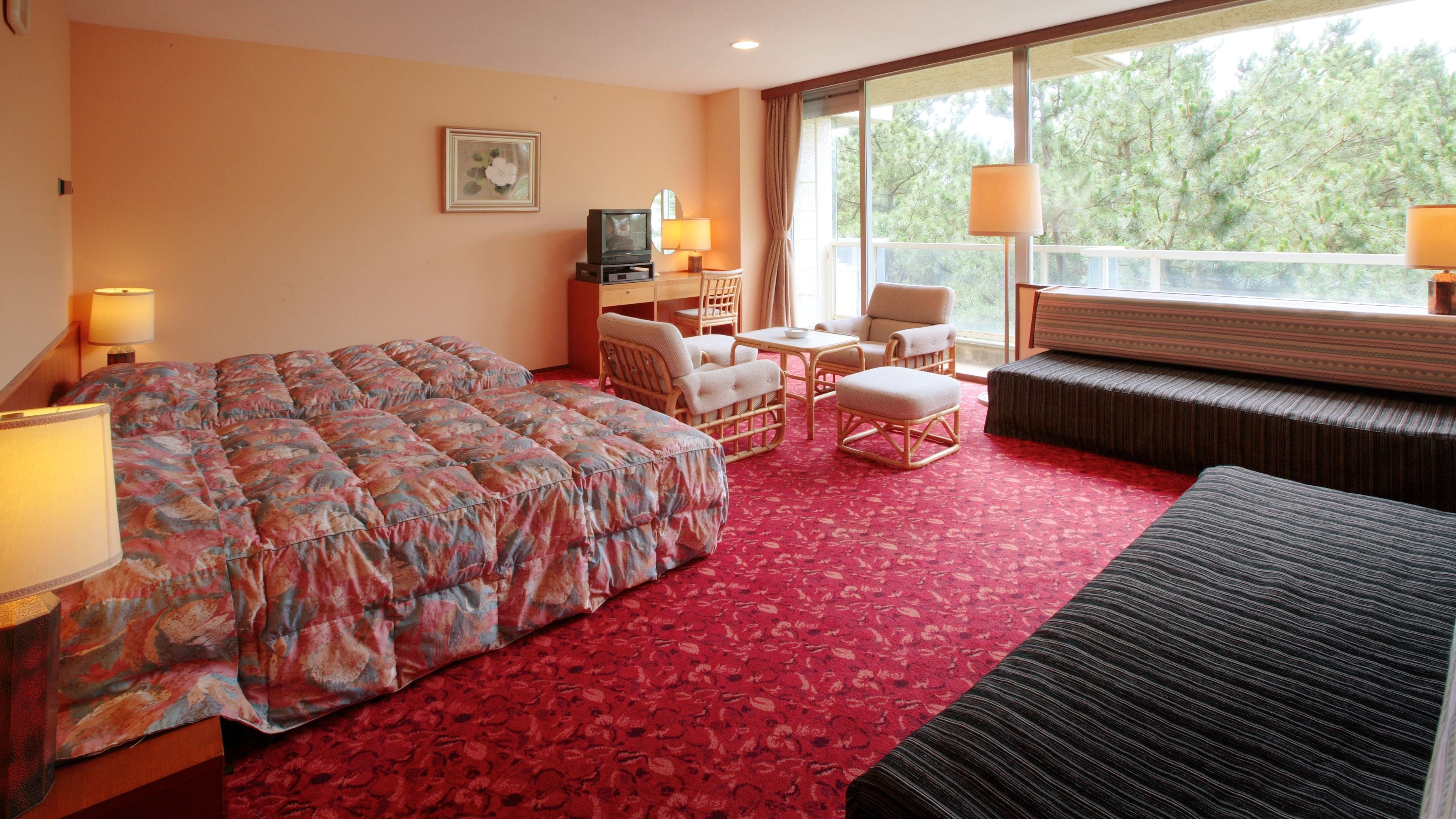 Western-style room on the pine forest side