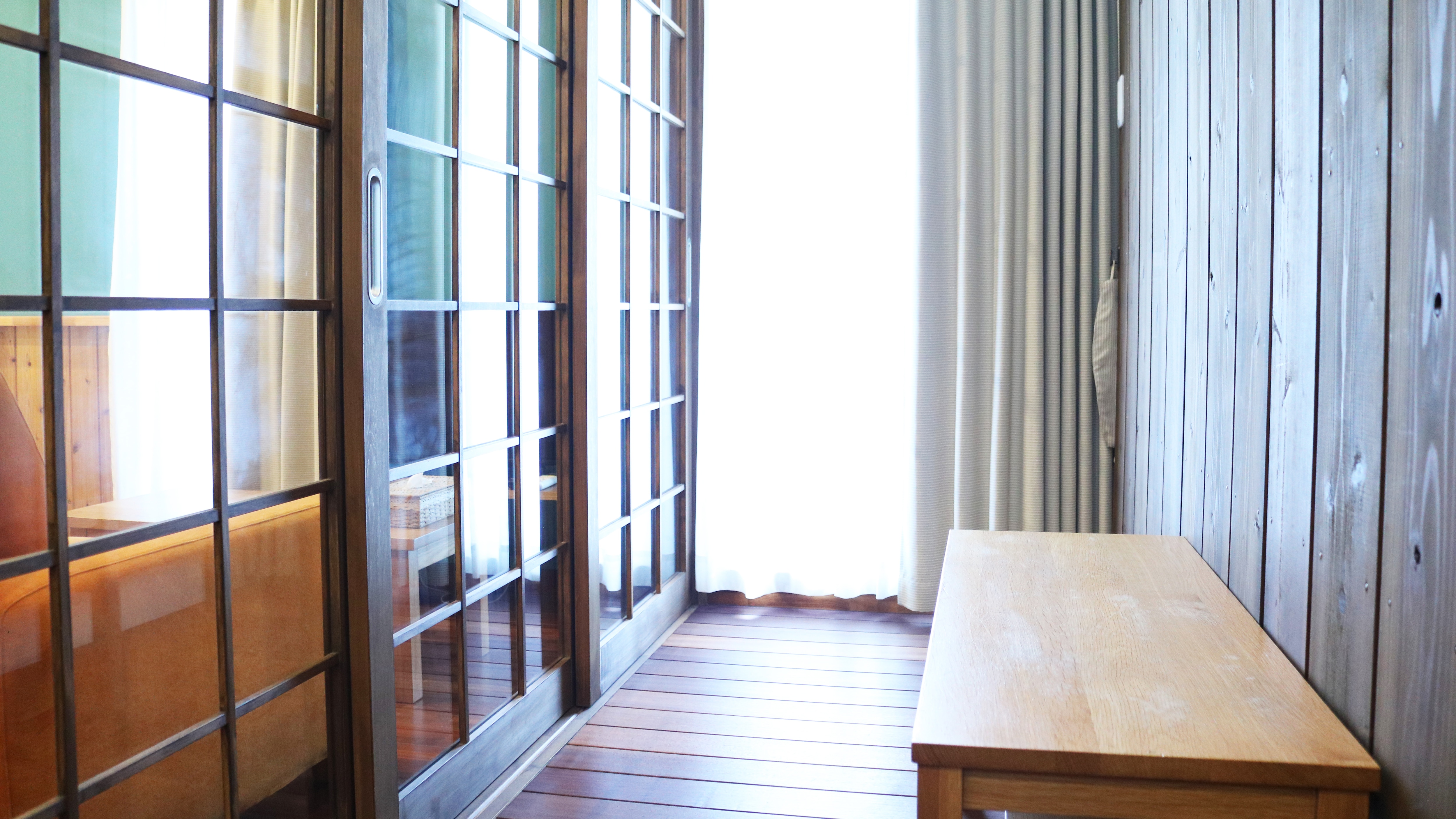 An inner terrace where you can spread out your large suitcases
