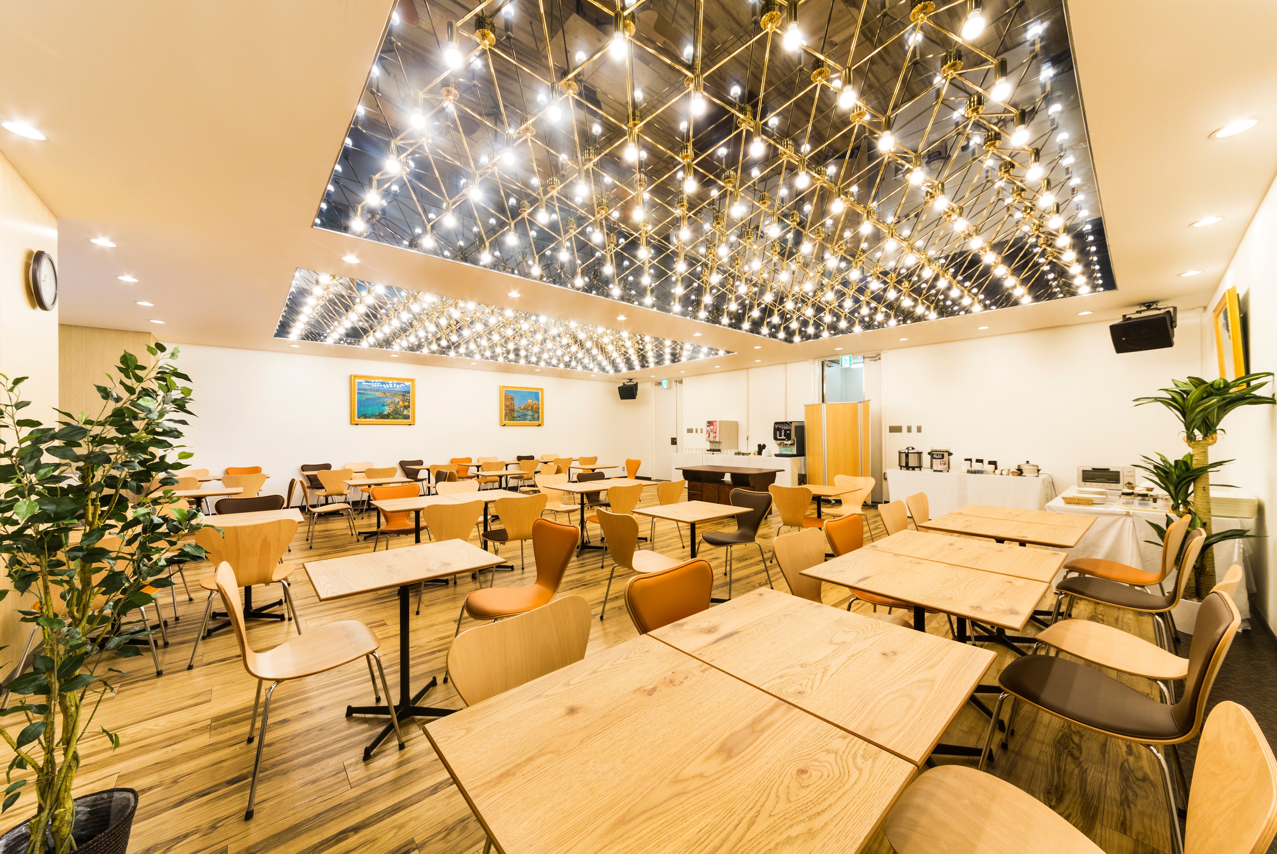 Breakfast venue First warm breakfast You can enjoy it in a bright and spacious restaurant.