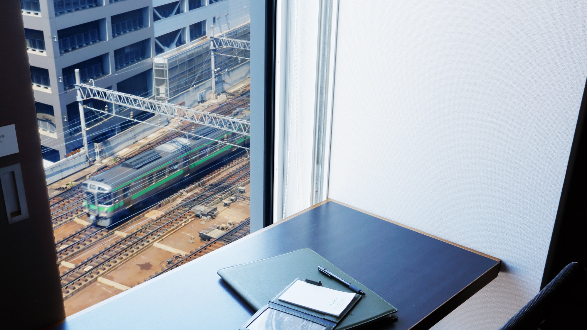 火车景观（部分房间俯瞰 JR 函馆本线和学园市线）