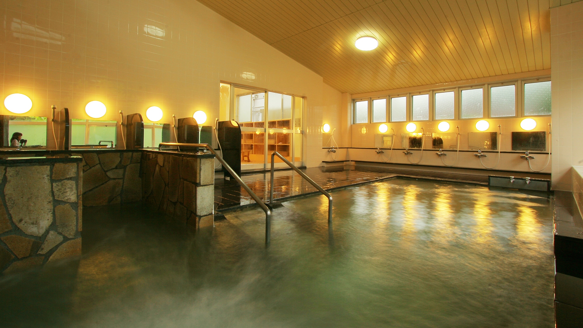 Natural radium stone bath