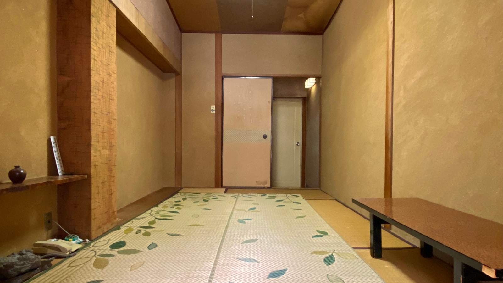 [Kamar Jepang 7,5 tatami di sisi gunung] Agak tua, jadi kami menawarkannya dengan harga yang wajar (^^;A
