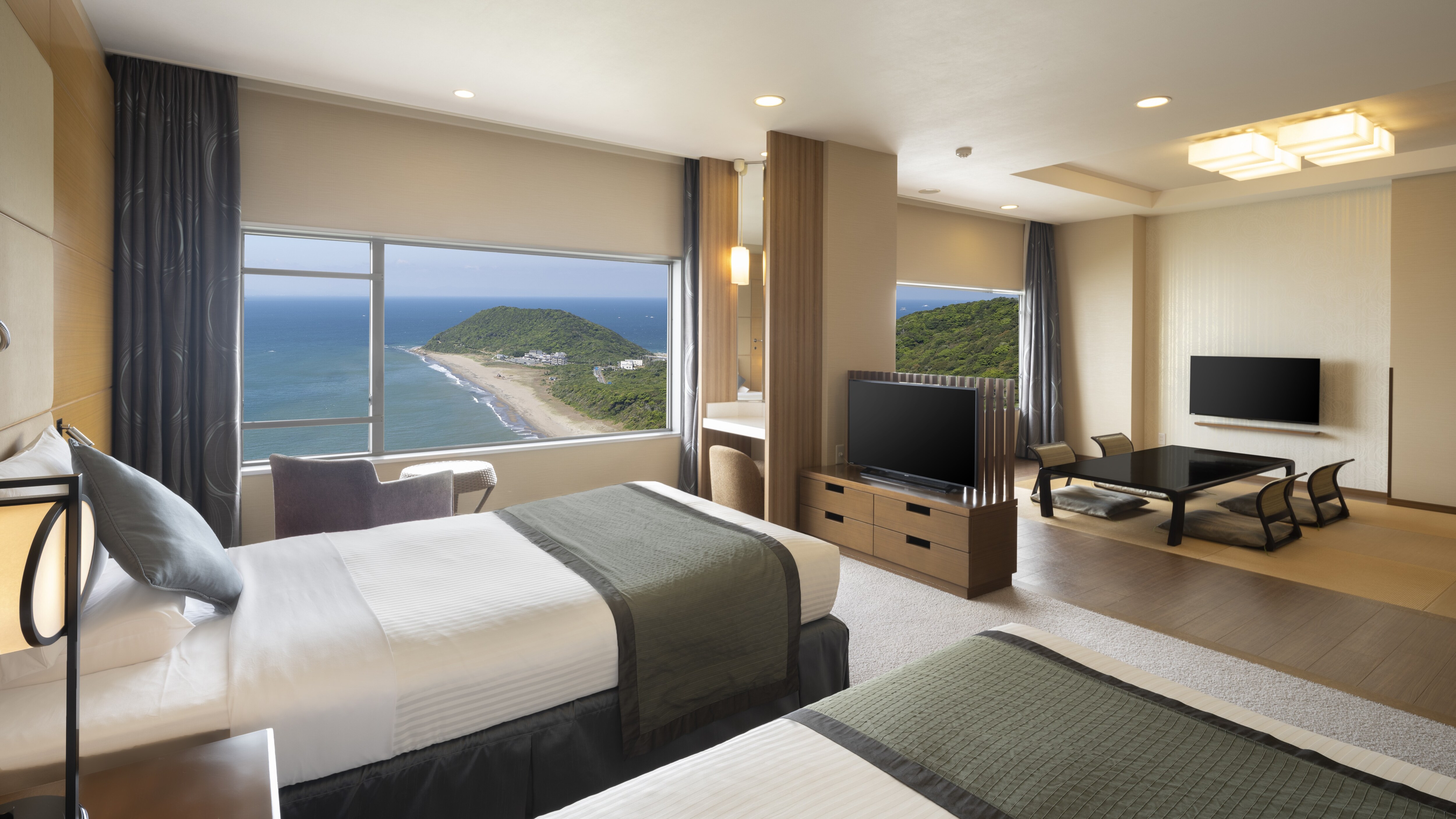 ■ Deluxe Japanese-Western Room B (Maximum 6 people/58㎡)