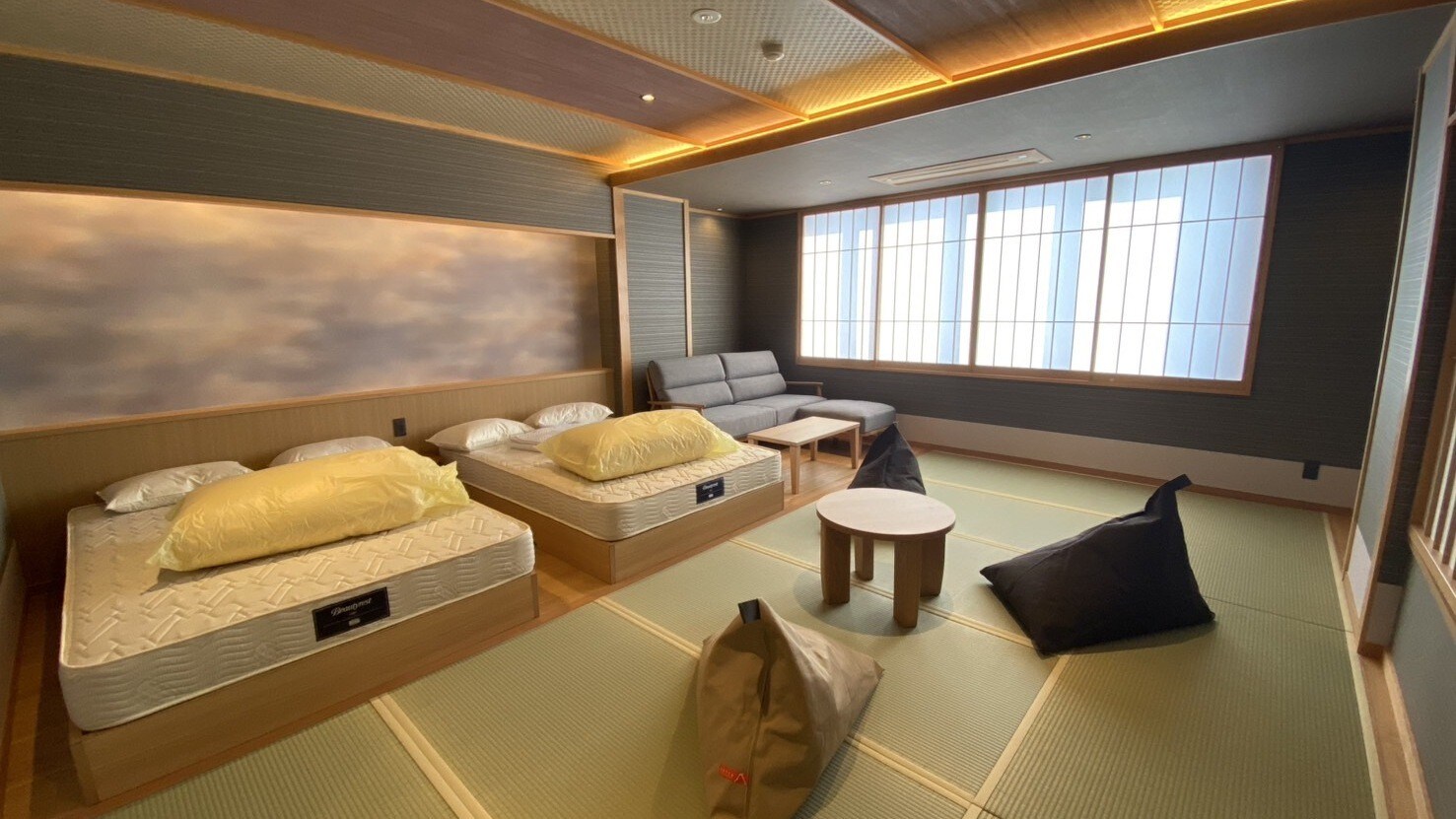 [A mix of Japanese and Western styles] Modern Japanese-Western style room, West Wing
