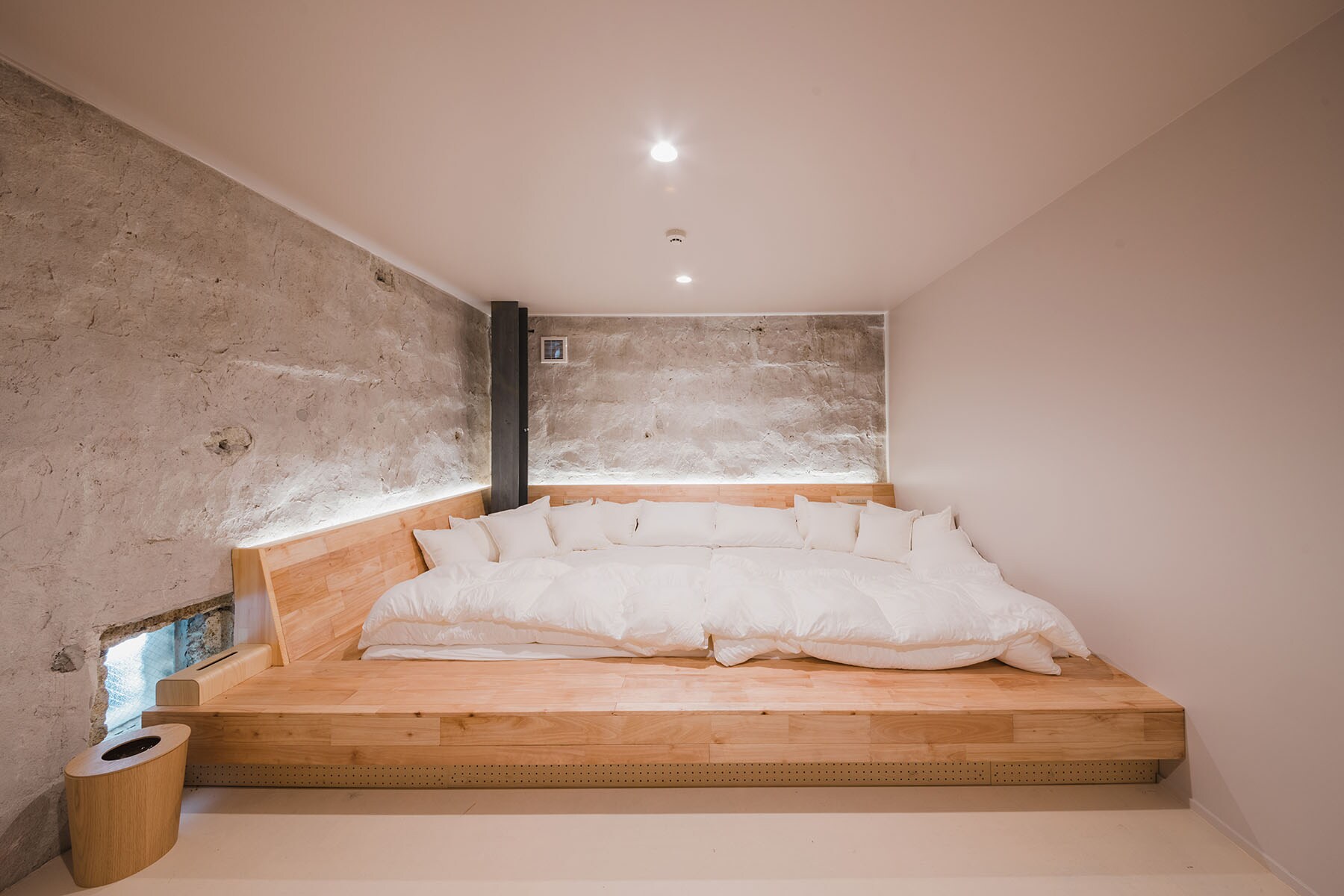 [ROOM1_1st floor] Western-style room 24.05 square meters ■ Maximum capacity 4 people