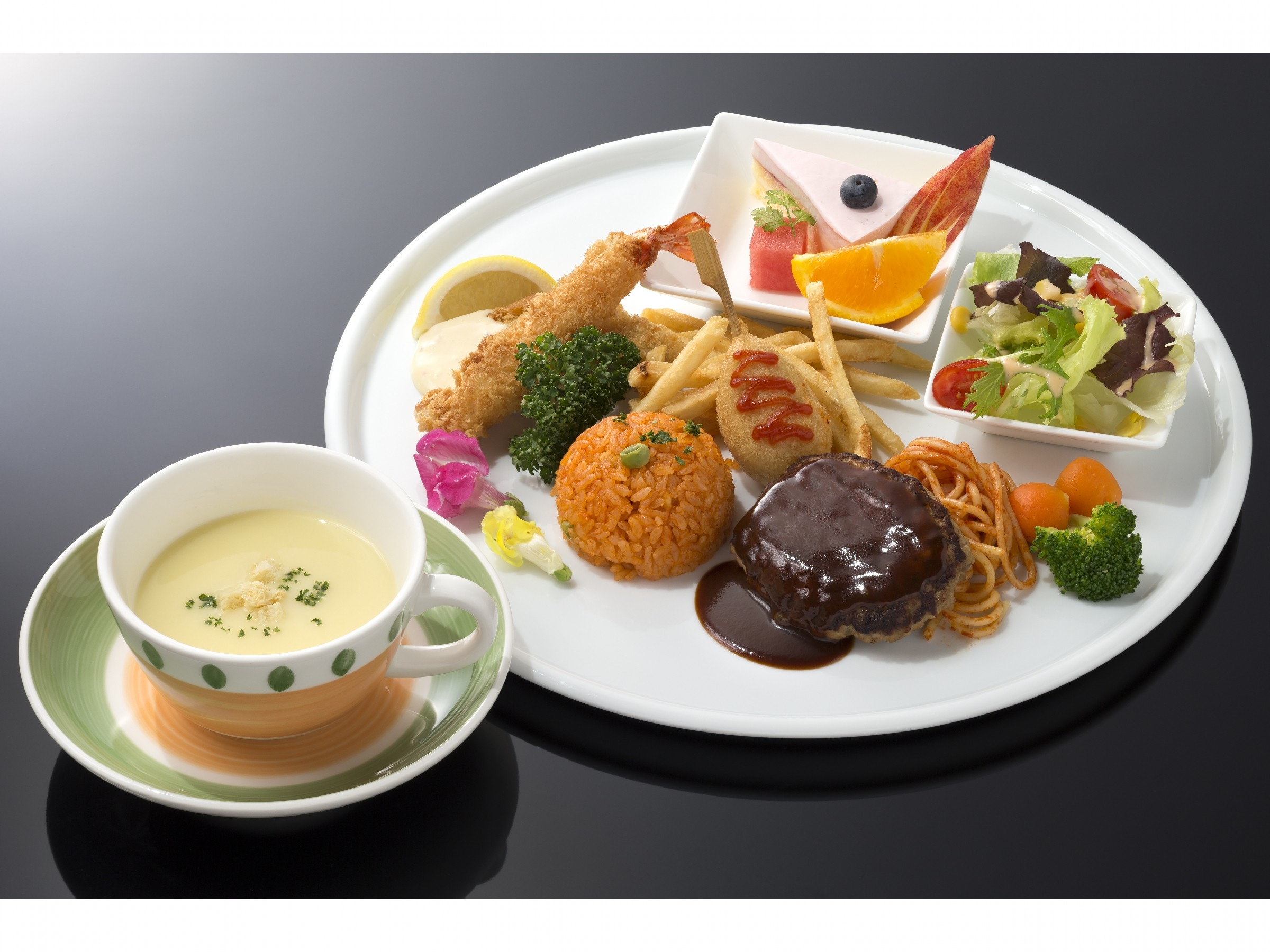 Makan siang balita