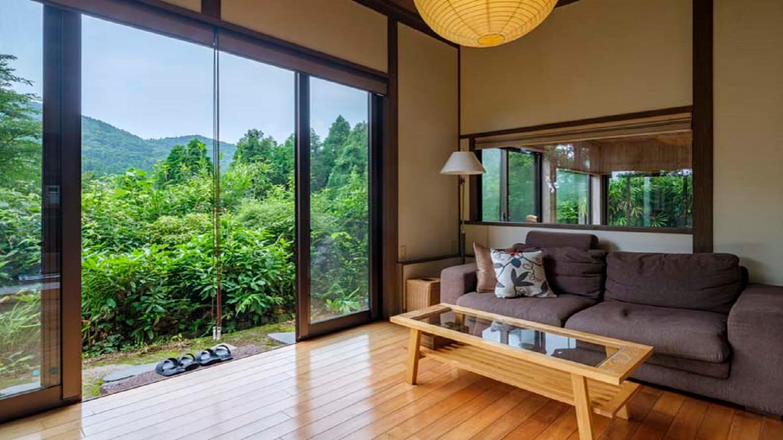 Separate Western-style room living room (example)