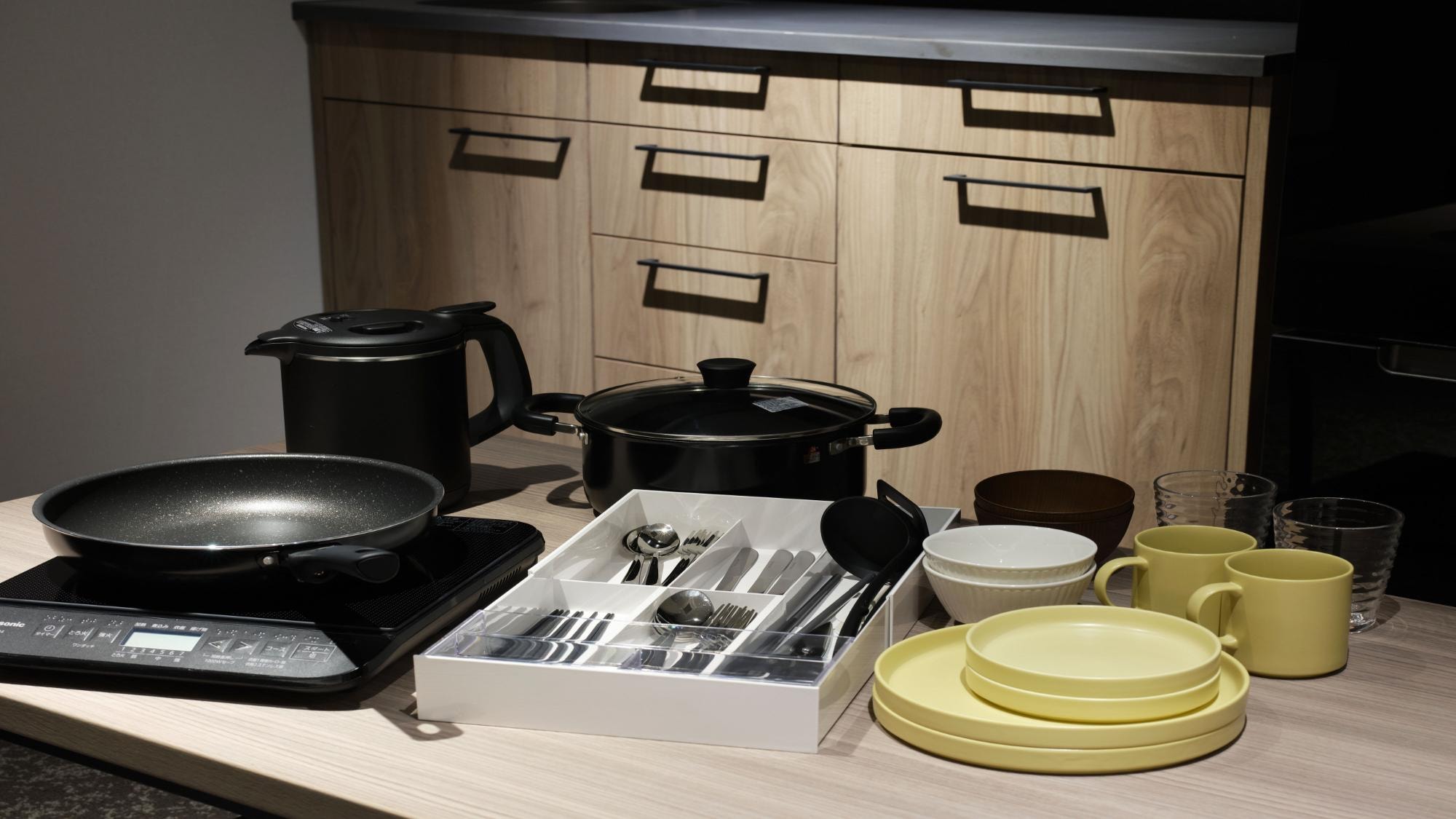 Room facilities: IH stove, cooking utensils, tableware, cutlery, etc.