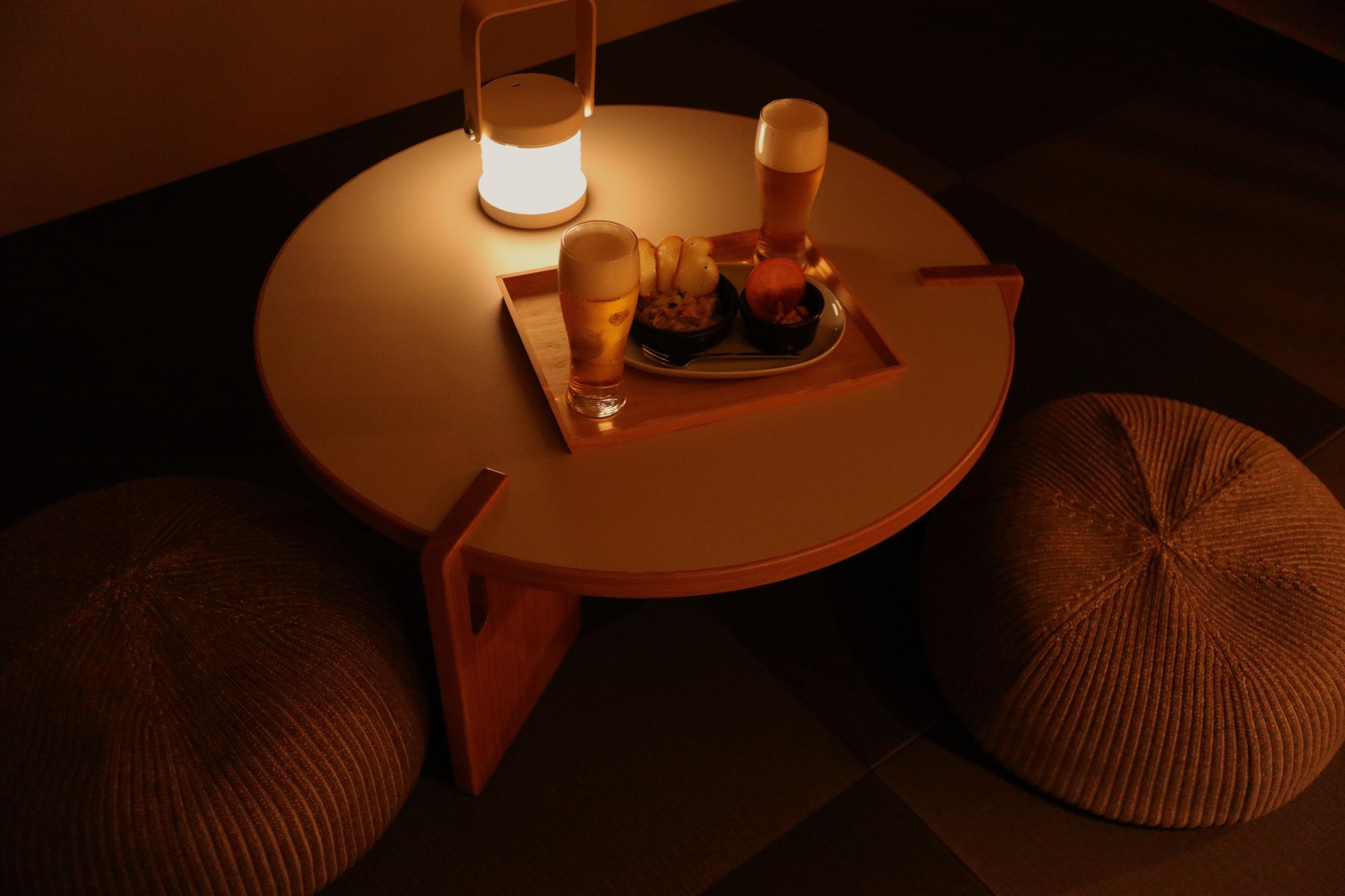 เพลิดเพลินกับของว่างมานาซูรุในห้องพักของคุณด้วยแพ็กเกจเครื่องดื่มช่วงเย็นนี้