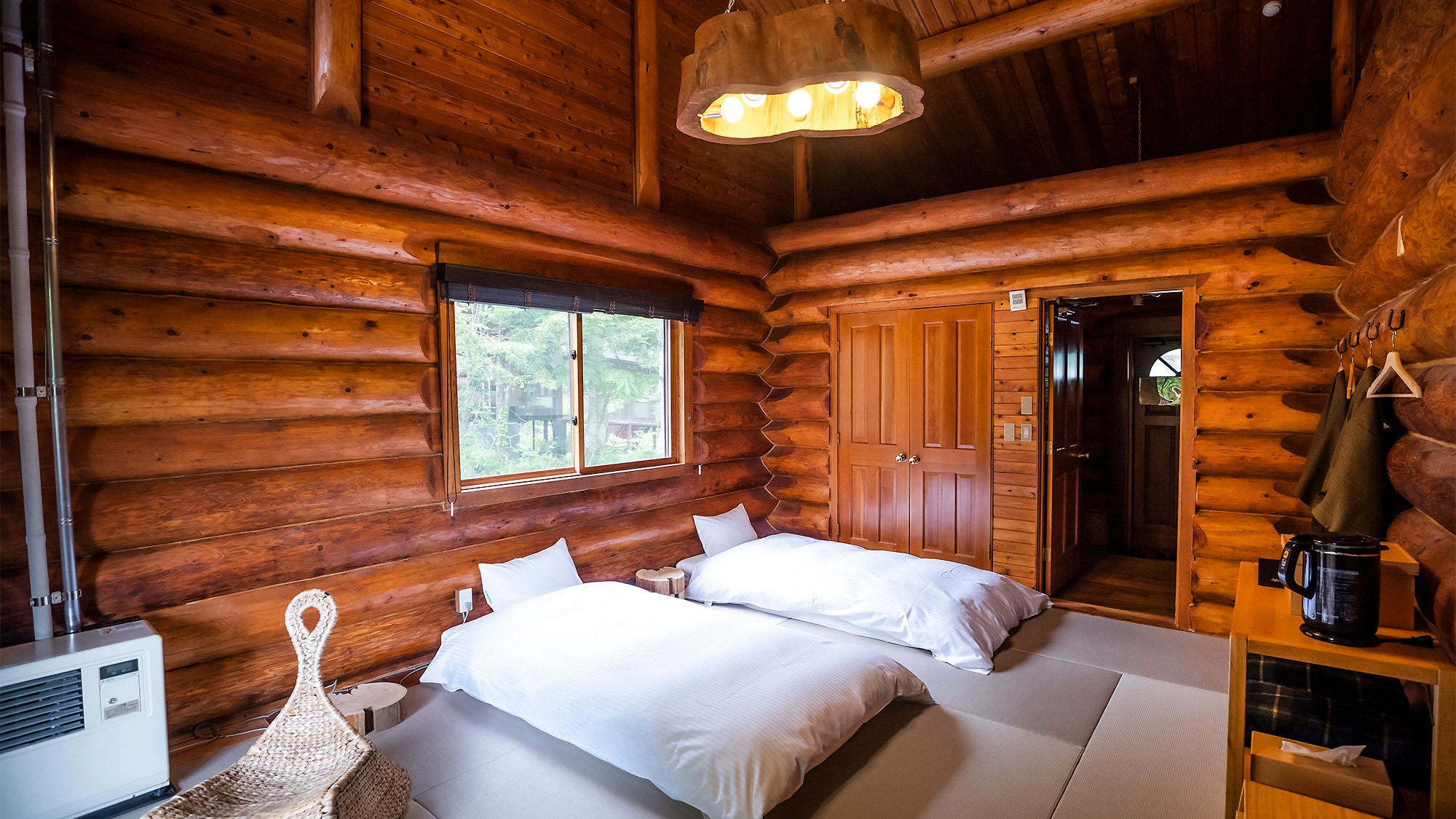 [Log house] Japanese style room 10 tatami mats