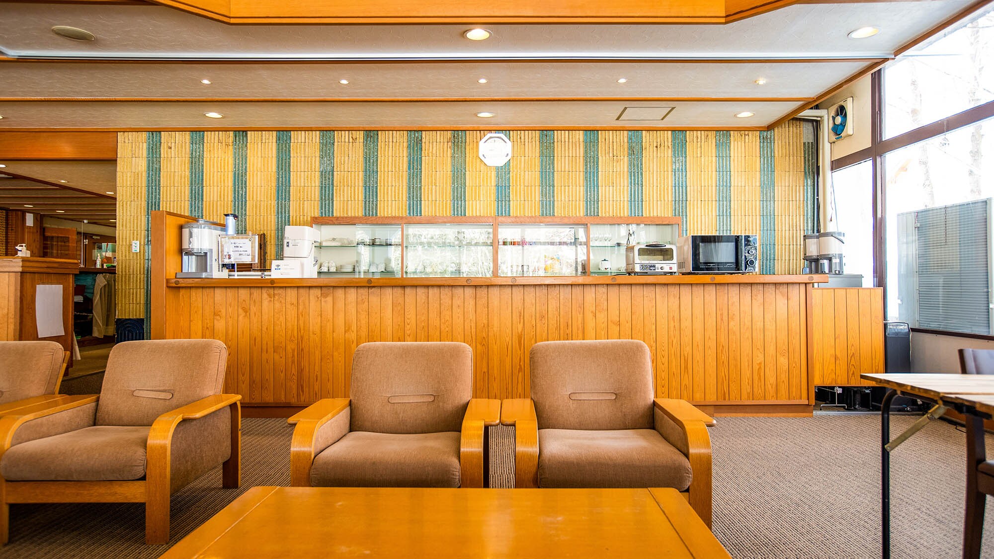 ・[大廳酒廊]我們也配備了微波爐等家用電器。