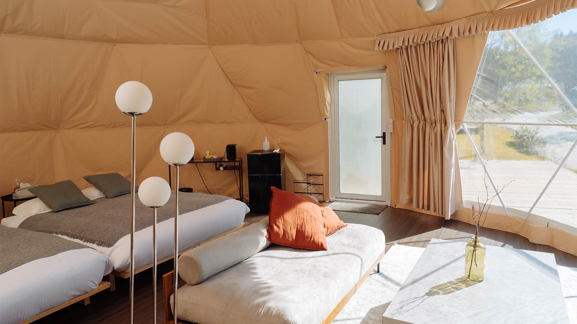 -Modern style with a calm atmosphere
