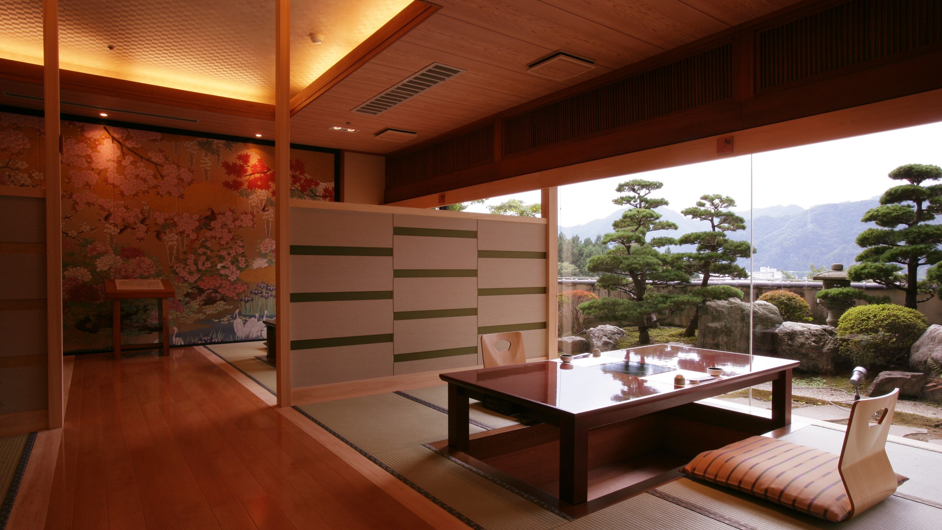 Japanese Dining "Wakana" - An example of a semi-private room
