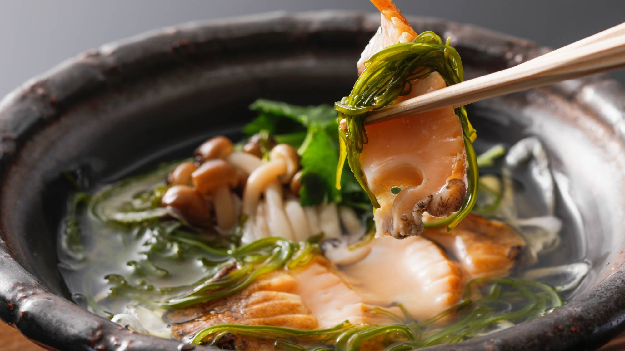 A delicious and visual treat, made with seasonal ingredients and freshness in mind. (Private dining room guaranteed)