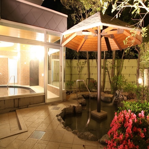 Hot spring open-air bath / indoor bath